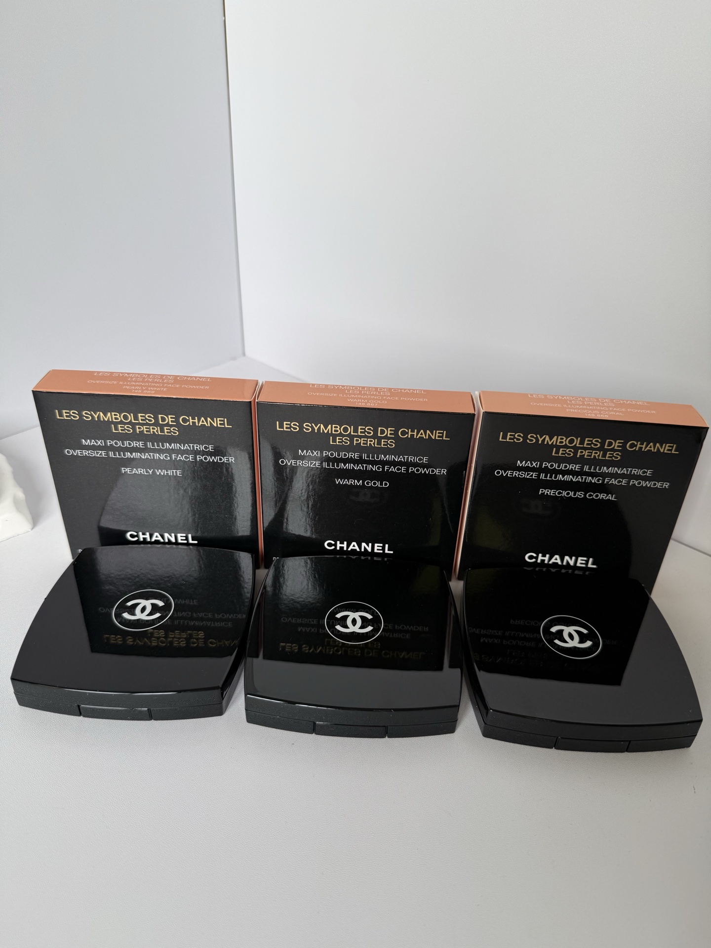 Chanel Polvo Compacto de Perlas de Alta Luz Doble C Edición Limitada 14g 🔜 Versión Mingtong. Alta calidad❗3️⃣ colores:…