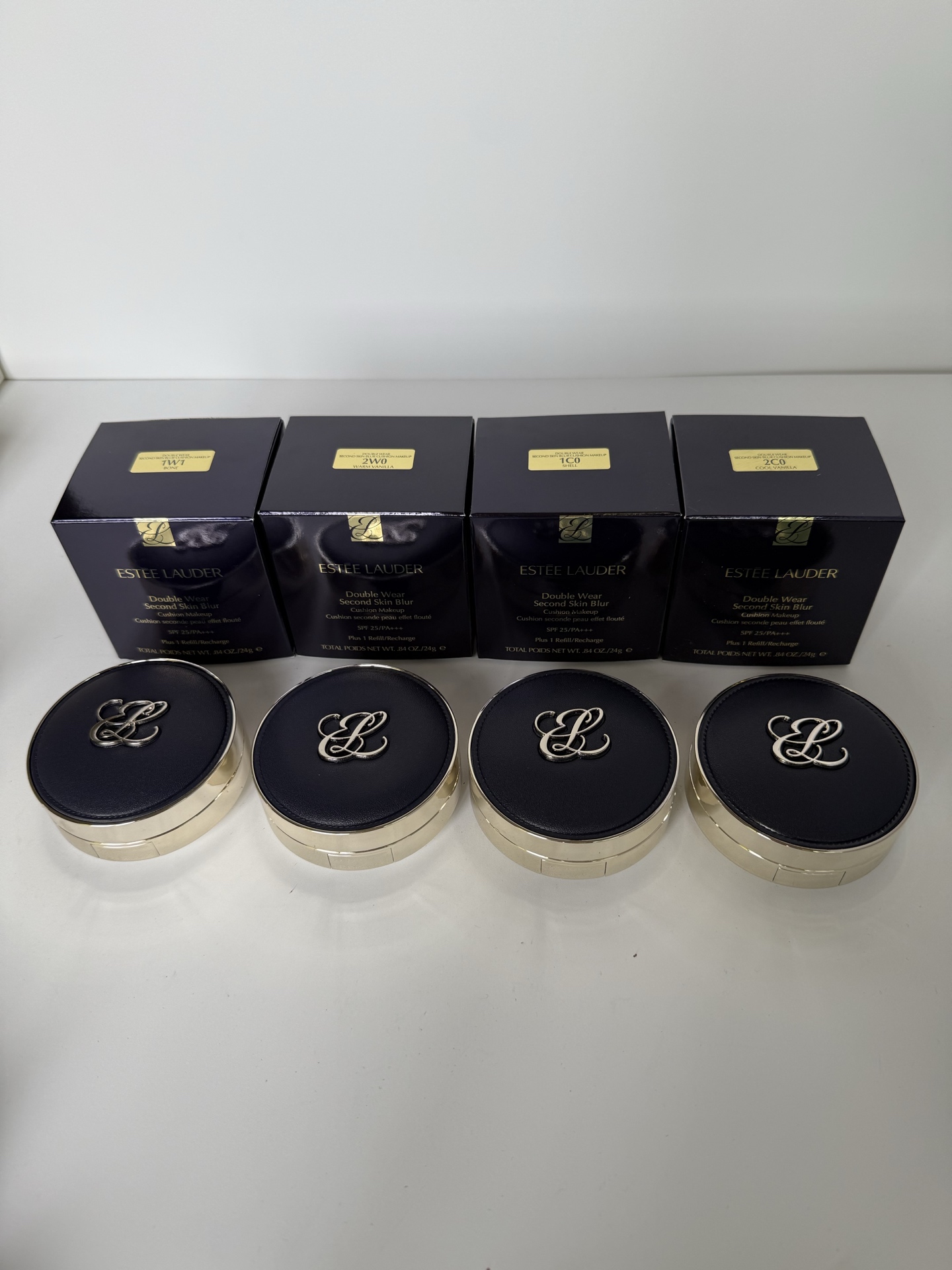 Estée Lauder DW round cushion 24g 🔜 1:1 quality❗4️⃣ shades: 1W1#, 1CO#, 2CO#, 2WO#. Estée Lauder DW round cushion 24g …