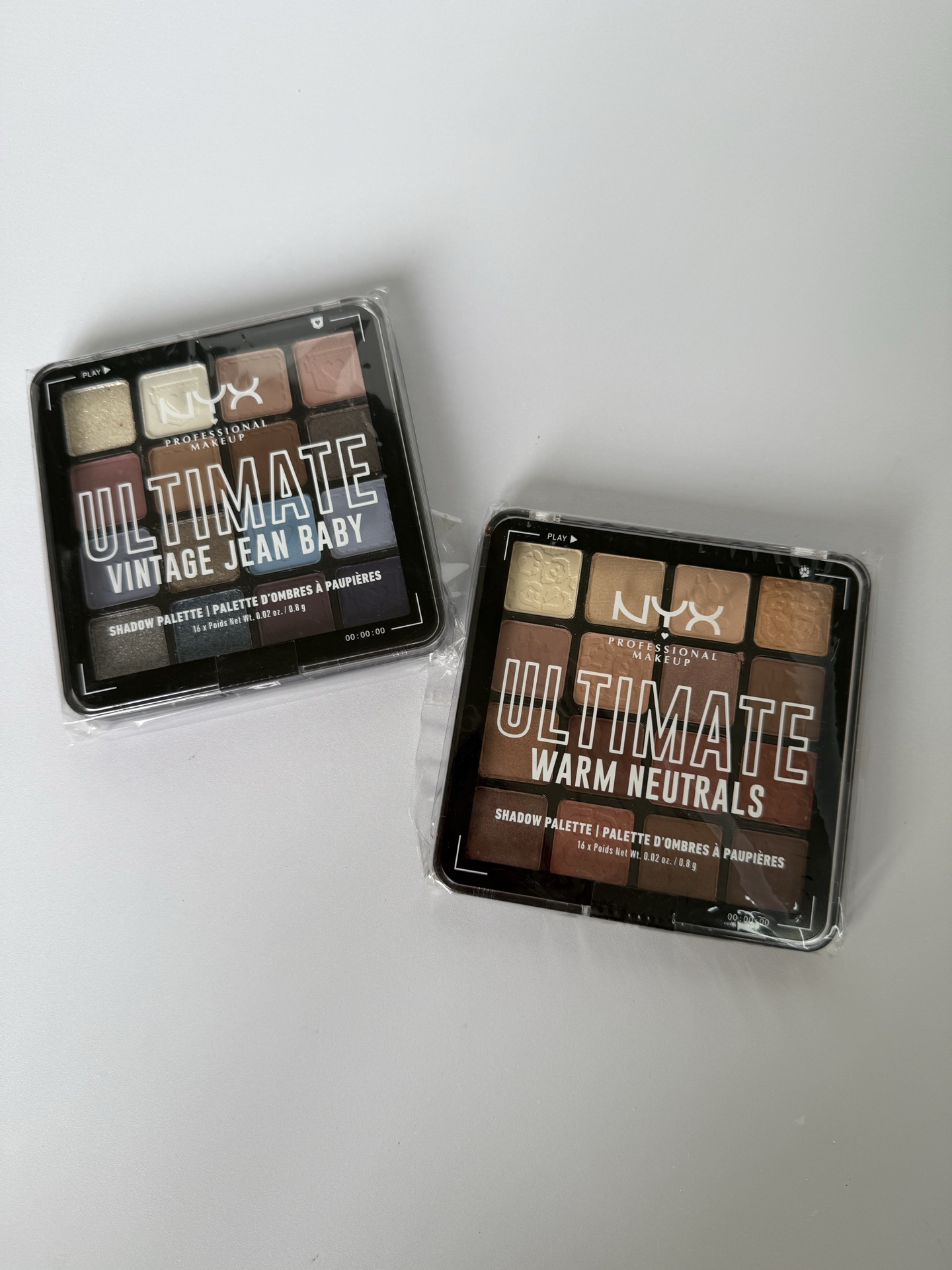 32！（下单备注：NYX 16色眼影+色号） 新版NYX16色眼影盘！色号：牛仔盘，大地盘