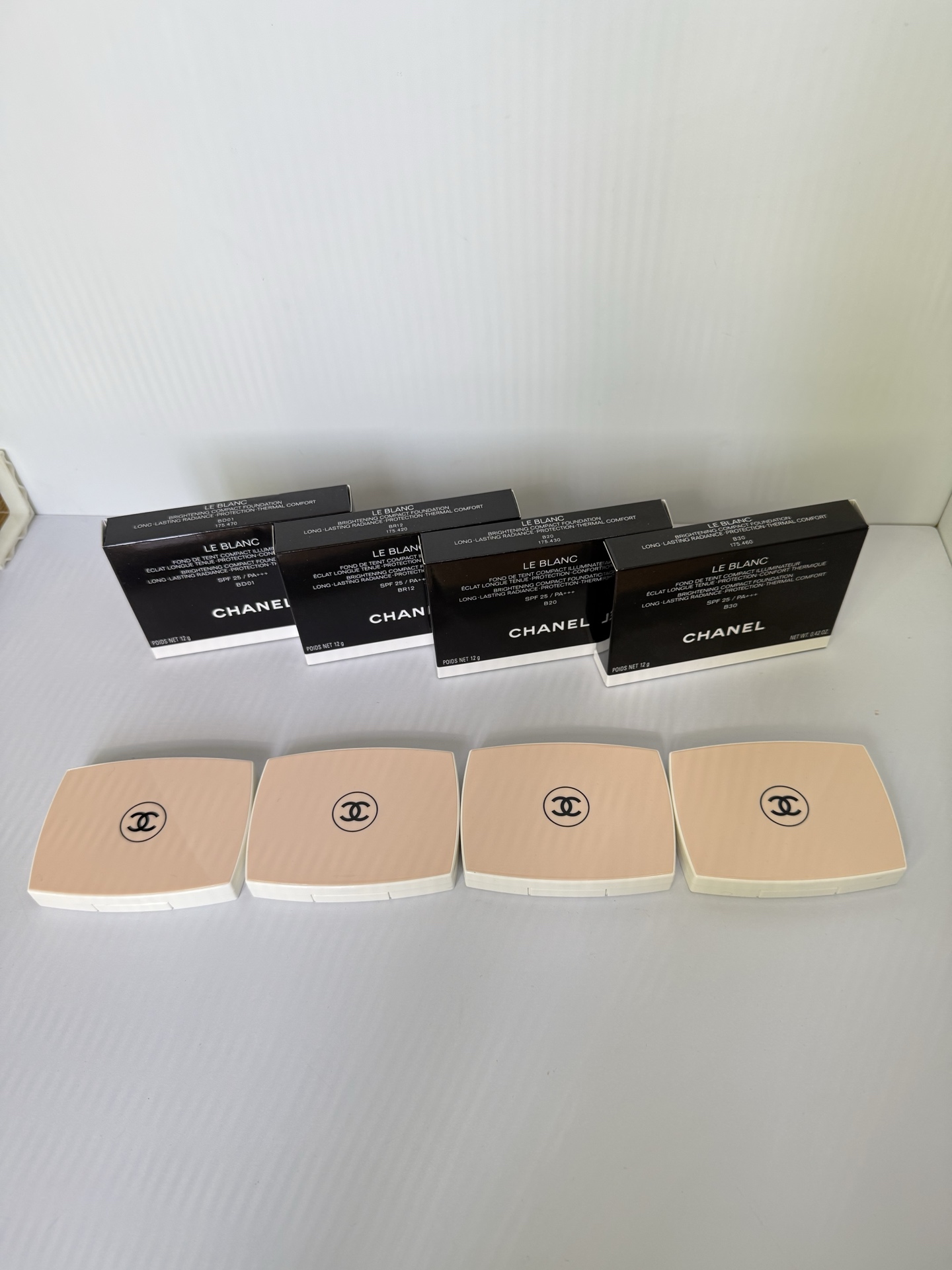 40. Polvo compacto iluminador de perlas Chanel 12g 🔜 ¡Calidad uno a uno❗ 4️⃣ colores: BD01#, BR12#, B20#, B30#. 🔥🔥🔥…