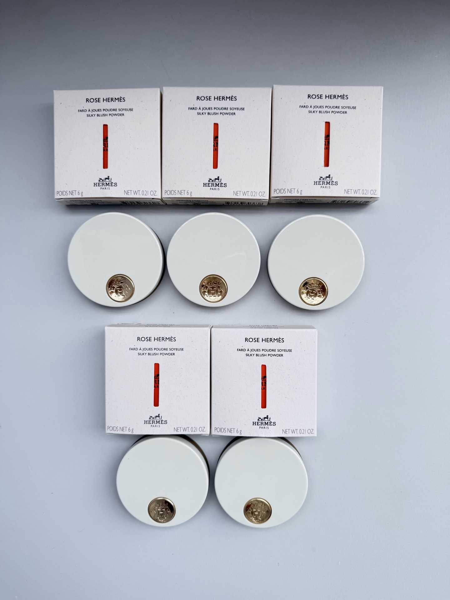52！（下单备注：爱马仕腮红+色号） Hermes爱马仕瑰丽粉丝滑腮红6g 5色： 19# RoseAbricot 23# RoseBlush 28# RosePlume 37# RoseNuit 45# RoseOmbre 批号：634…