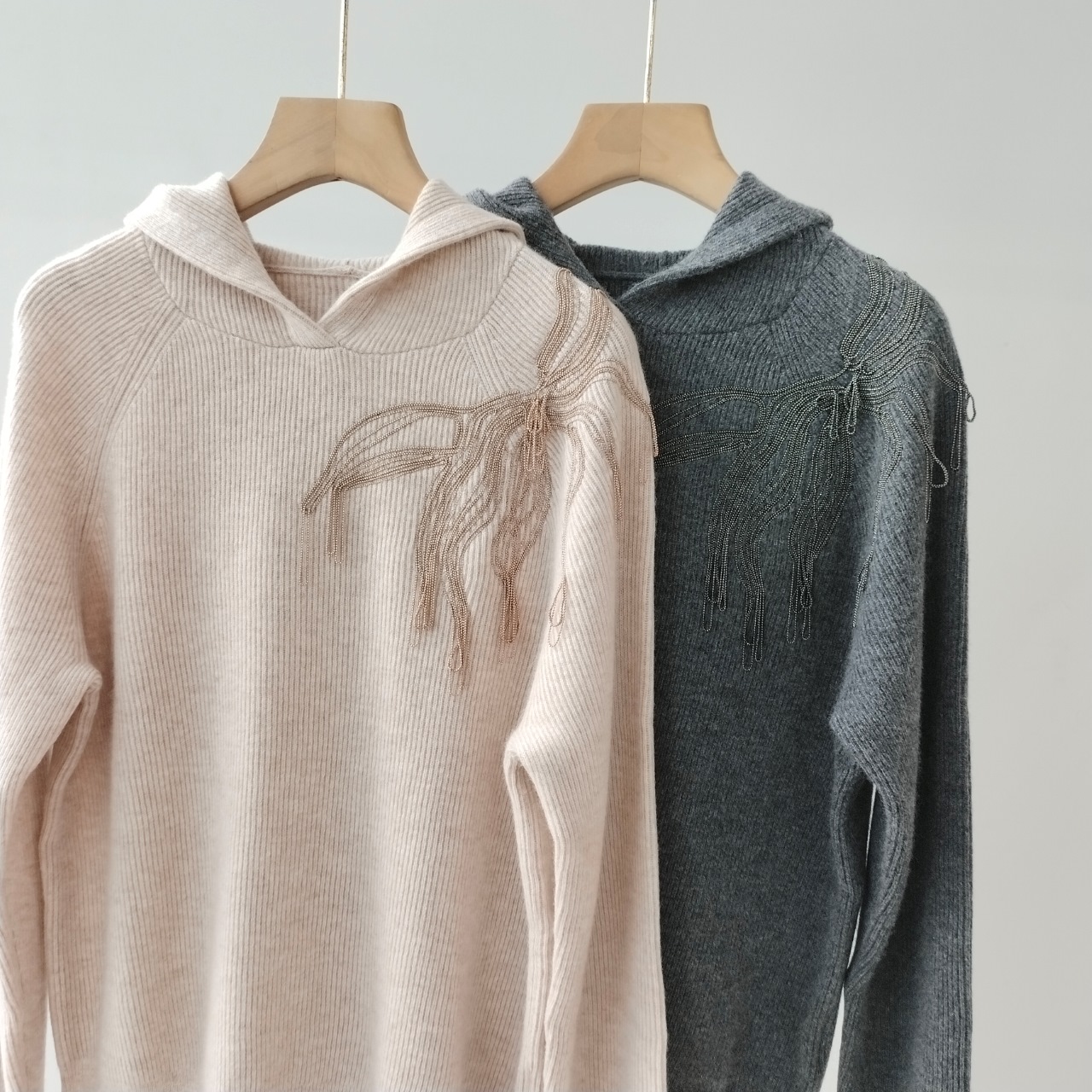 Fashionable Women's Cashmere Set with Tassel Chain Detail - Available in Two Colors 8 a1756603652227 4276