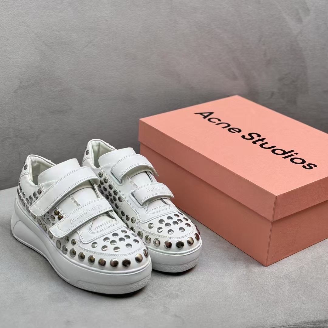 NO:234718,Acne Studios [24 latest metal rear standard] Buy authentic top-level replicas at the counter - a pair of children's shoes that can make the fairies age reduce the age. The heel brand metal logo embellishes high recognition, simple and comfortable matching, salty or sweet thick sole, with a 4cm inside, and a sure pull-up shape. The heel is engraved with the brand Acne Studio logo. The authentic custom leather is delicate and shiny, and the bottom is elastic and soft. The girl's heart is full of energy, fried chicken is versatile, comfortable, all major stars of Xiaohongshu, Internet celebrities, bloggers plant grass. The authentic top-level replica, the only version of the market size35 36 37 38 39 40 customized code Liu Ding style authentic uniform matching shoe box, casual shoes/sports shoes, acne studios, dior, sneakers19860909Acne Studios【24最新金属后标款】柜台购入正品顶级复刻—— 一双能让小仙女们减龄的小童鞋,后跟品牌金属标志点缀识别度高,简单舒适搭配,可盐可甜厚底内增4cm妥妥的拉腿型,后跟刻有品牌Acne Studio logo正品定制皮质细腻有光泽,底弹性和柔软度都相当好,少女心爆棚,炒鸡百搭,舒适,小红书各大明星,网红,博主种草 正品顶级复刻,市场唯一对版 size35 36 37 38 39 40定制码 柳丁款 正品一致配套鞋盒,休闲鞋/运动鞋,acne studios,dior,sneakers,Women's Shoes