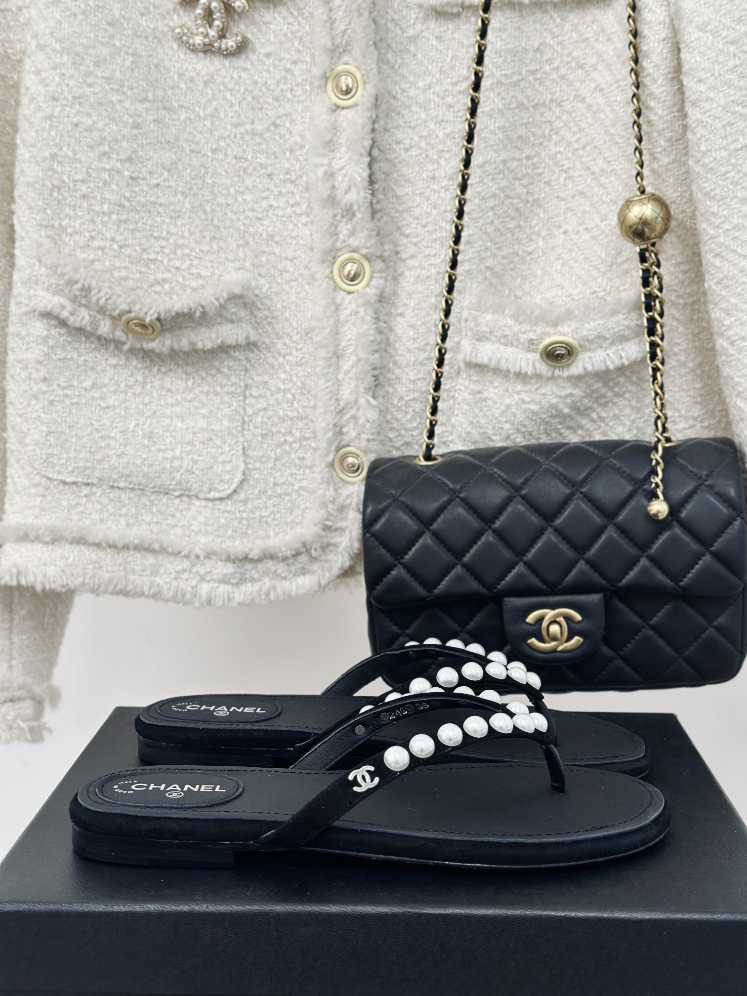 Chanel Flawless
 Shoes Flip Flops Set With Diamonds Cowhide Lambskin Sheepskin Spring/Summer Collection