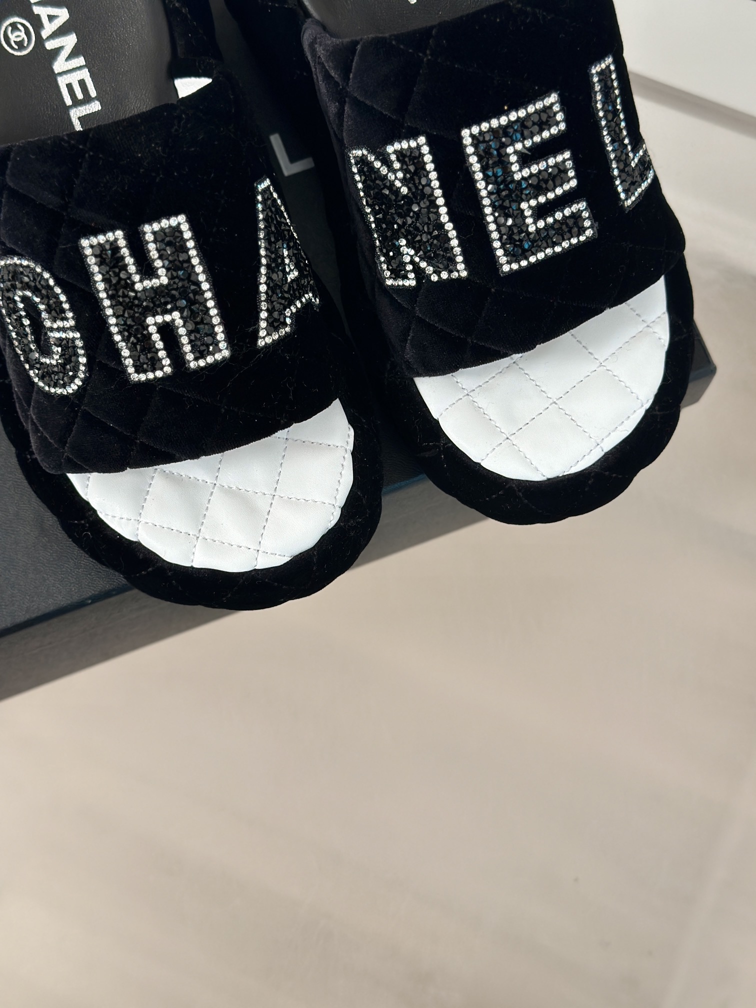 CHANE*小香24P新品双C字母菱格厚底松糕拖鞋夏天一定要入的凉拖系列可文艺可时髦穿搭率实在太高了厚底