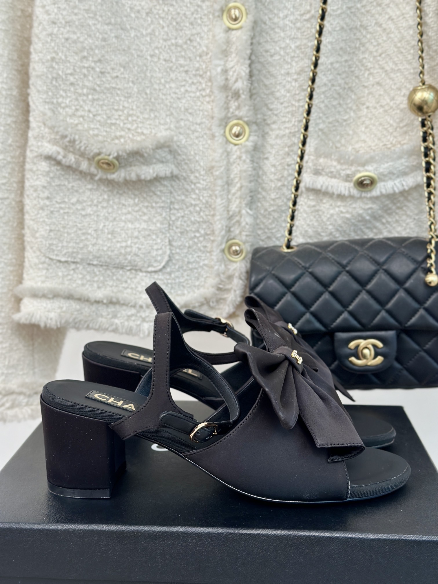 Chanel Scarpe Sandali Pantofole Pelle bovina di pecora Seta