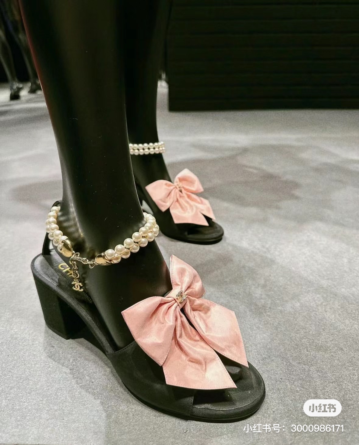 NO:407494,Demonstration of foot fitting, sandals, sandals19860909上脚搭配示范,凉鞋,sandals,Women's Shoes