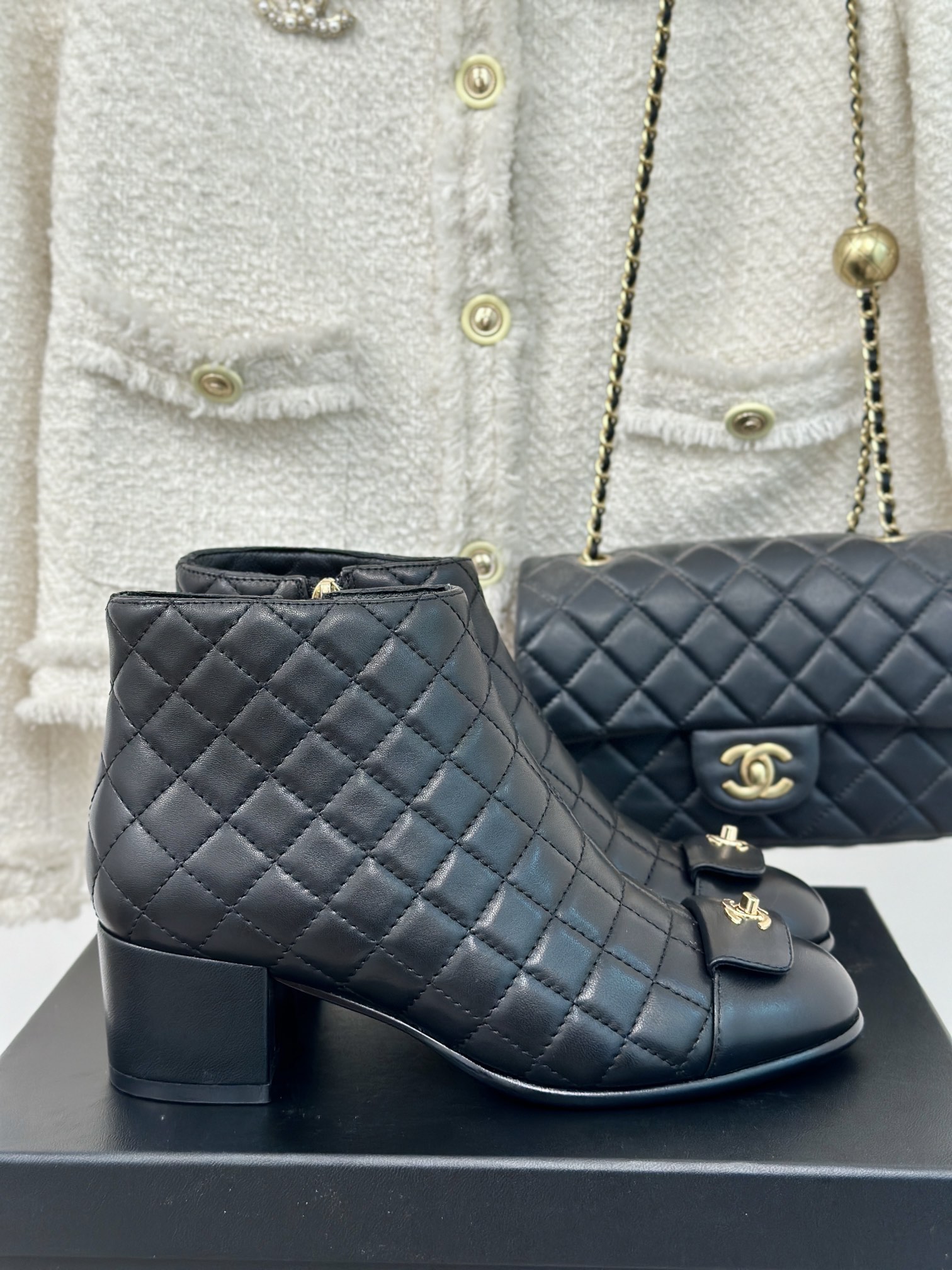 Chanel Short Boots Supplier in China
 Cowhide Lambskin Sheepskin Silk Fall/Winter Collection