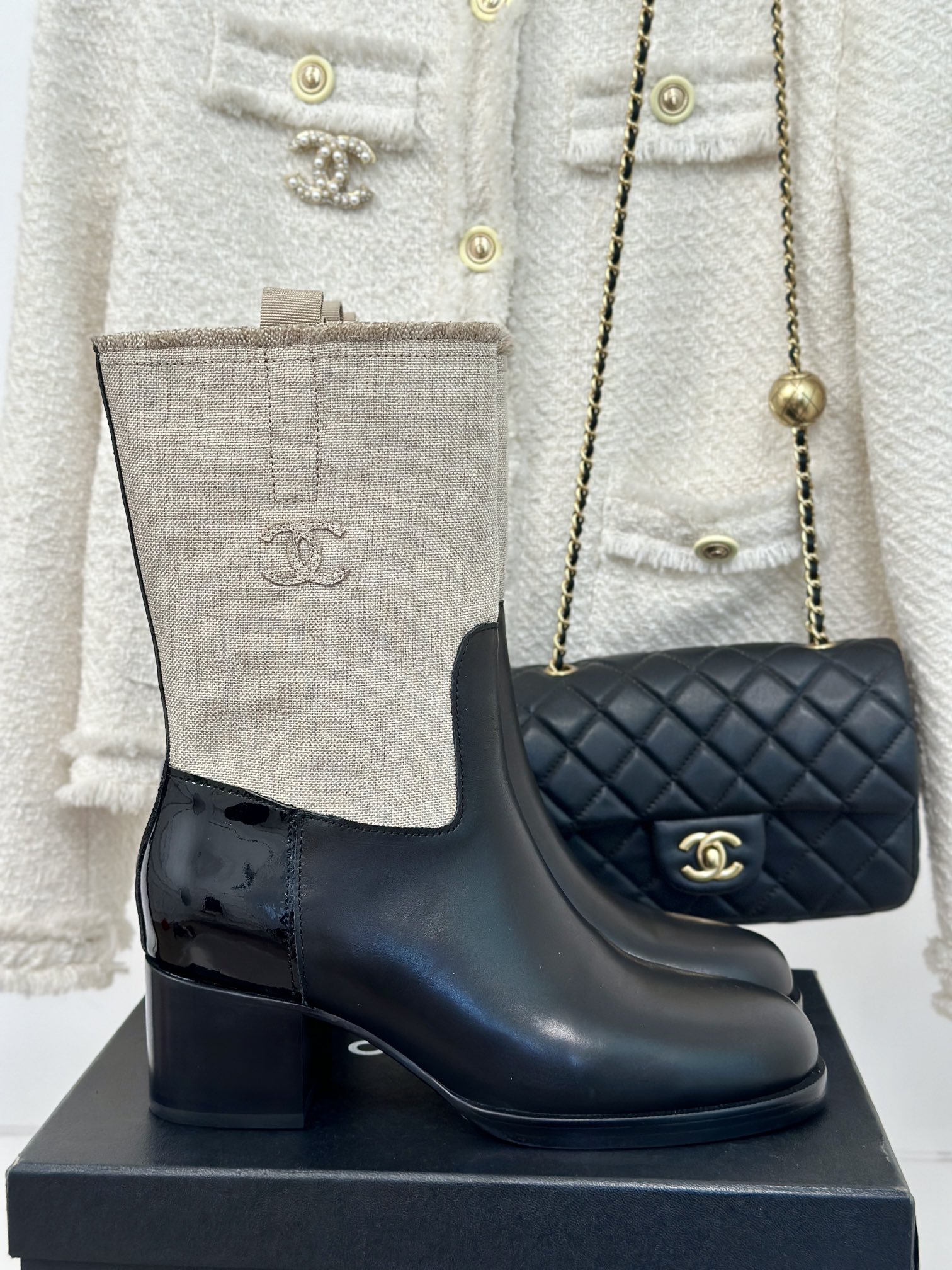 Chanel Botas cortas Lona Cuero de vaca Piel oveja Colección otoño – invierno