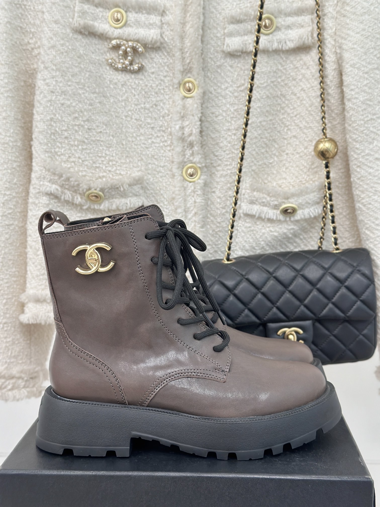 Chanel Botas Martin Botas cortas Piel de oveja Colección otoño – invierno