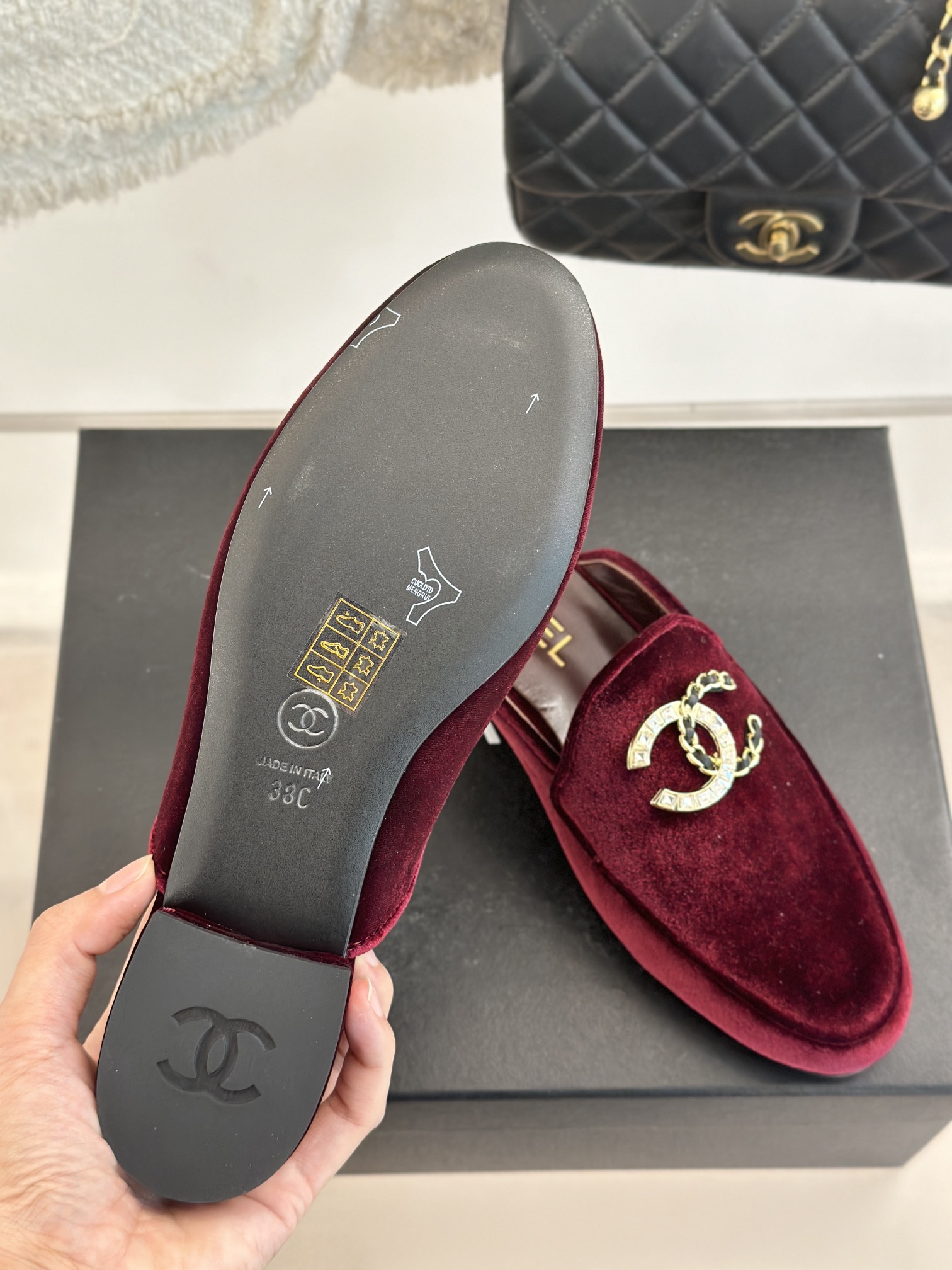 CHANE*小香25C早春新品大双C链条扣乐福鞋满满的复古风秀气的鞋型看着就很讨喜圆中带点尖的鞋头衬托脚