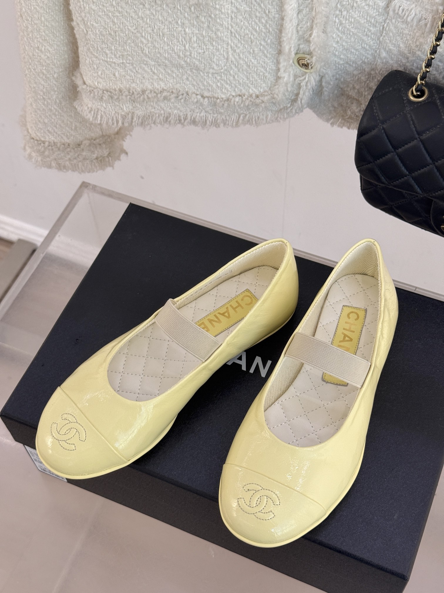 CHANE*小香25C早春新品米兰走秀玛丽珍鞋本年度最美玛丽珍鞋无法抗拒的高级与优雅!无论是搭配牛仔裤百