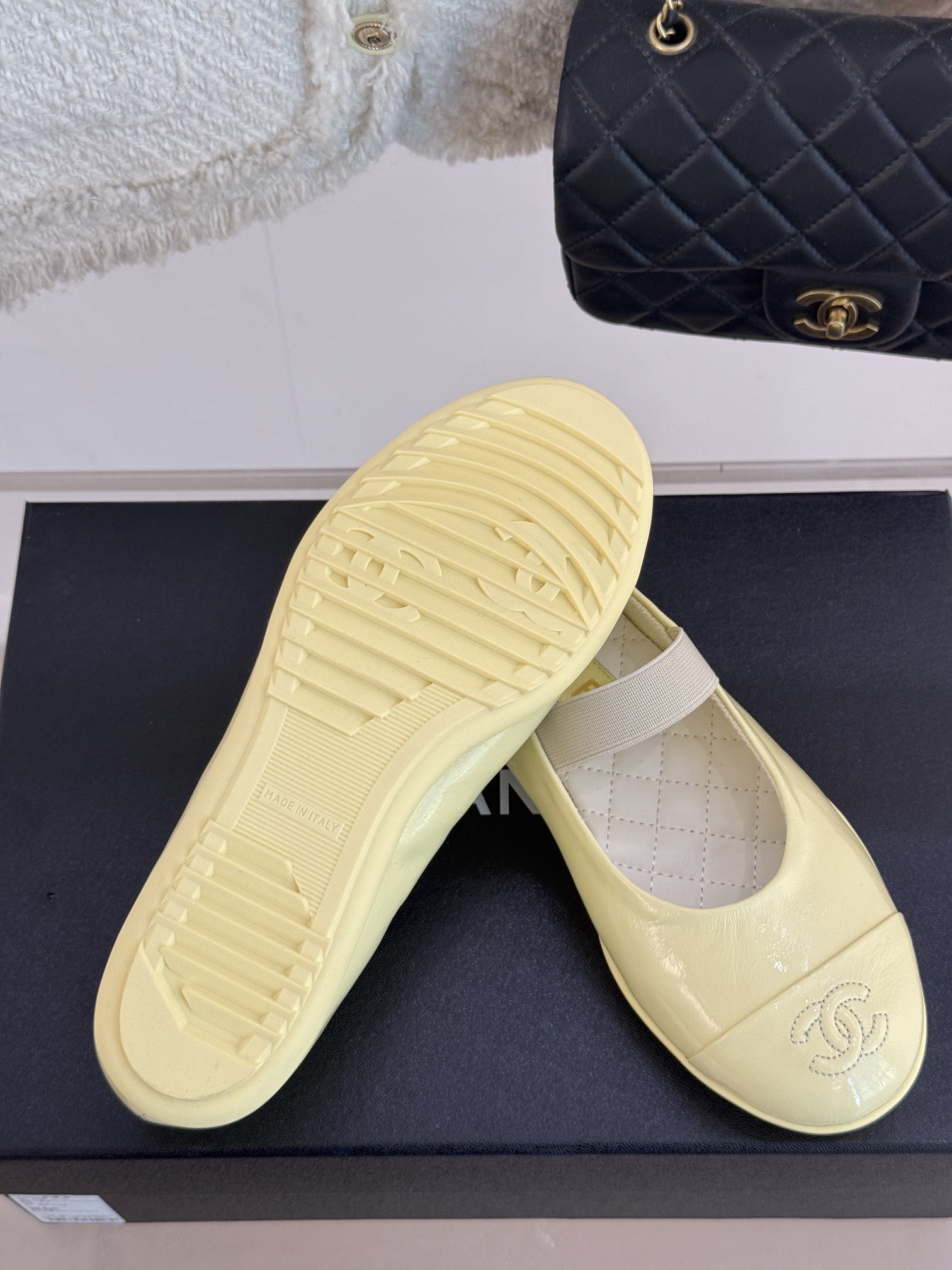 CHANE*小香25C早春新品米兰走秀玛丽珍鞋本年度最美玛丽珍鞋无法抗拒的高级与优雅!无论是搭配牛仔裤百