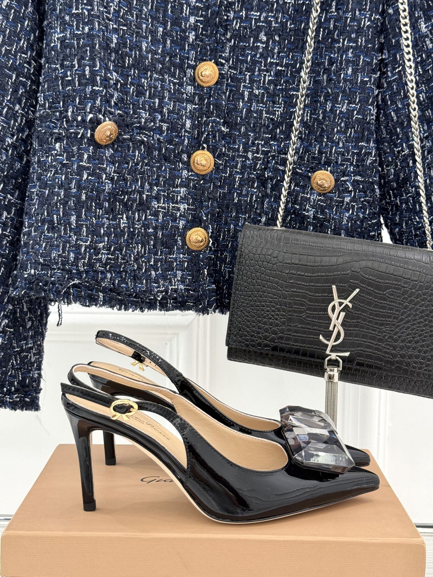 
Gianvito Rossi｜吉安维托罗西经典
绝美宝石💎slingback高跟鞋凉鞋
奢华与时尚的完