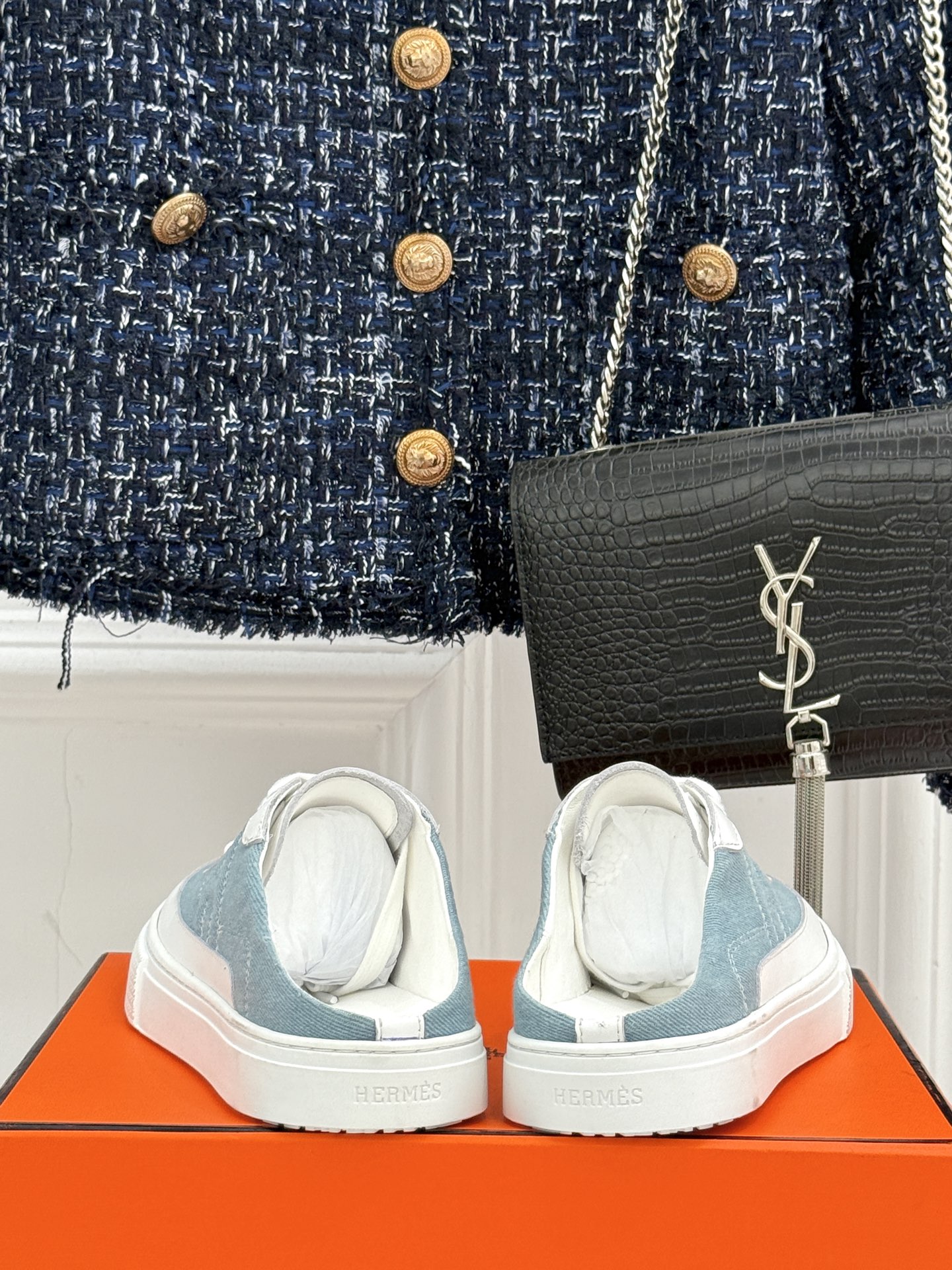 
Hermès/爱马仕经典H标情侣款休闲半拖
简直是为追求品质与时尚的情侣量身定制！
标志性的H标低调又