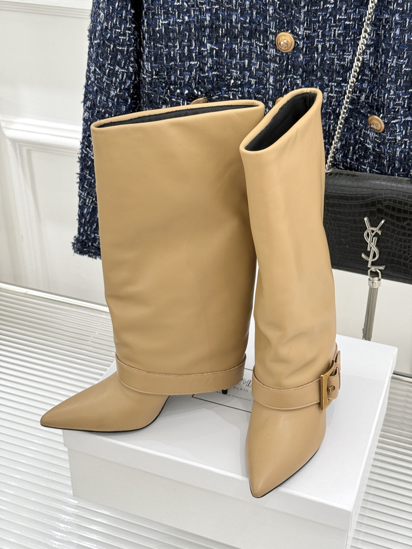Balmain Classic Belt Button Boots: Irresistible Fusion of Tradition and Modern Fashion - 图片 2