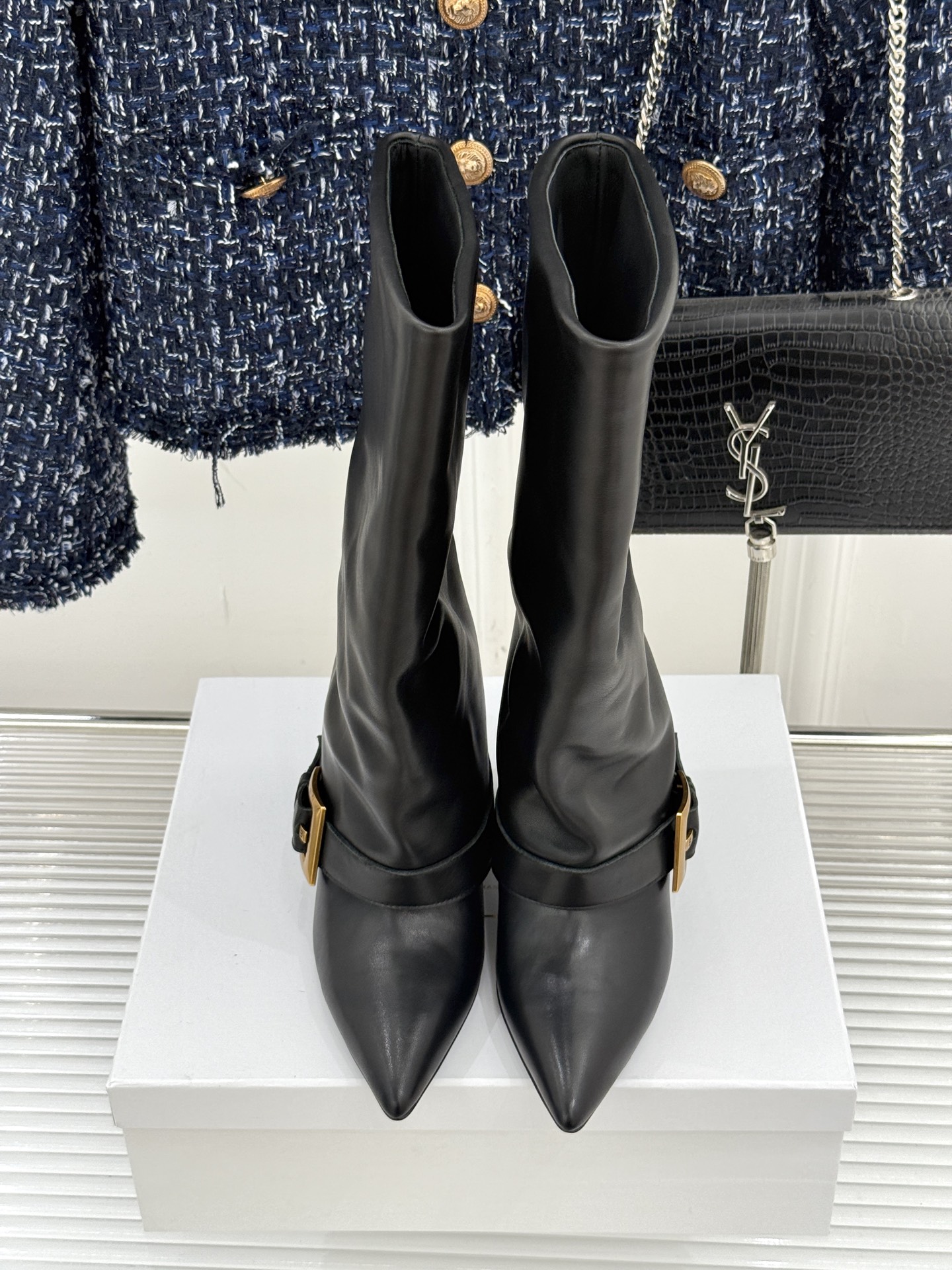 Balmain Pointy-Head Belt Boots: Classic Design with Modern Twist, Irresistible Style & Comfort - 图片 4