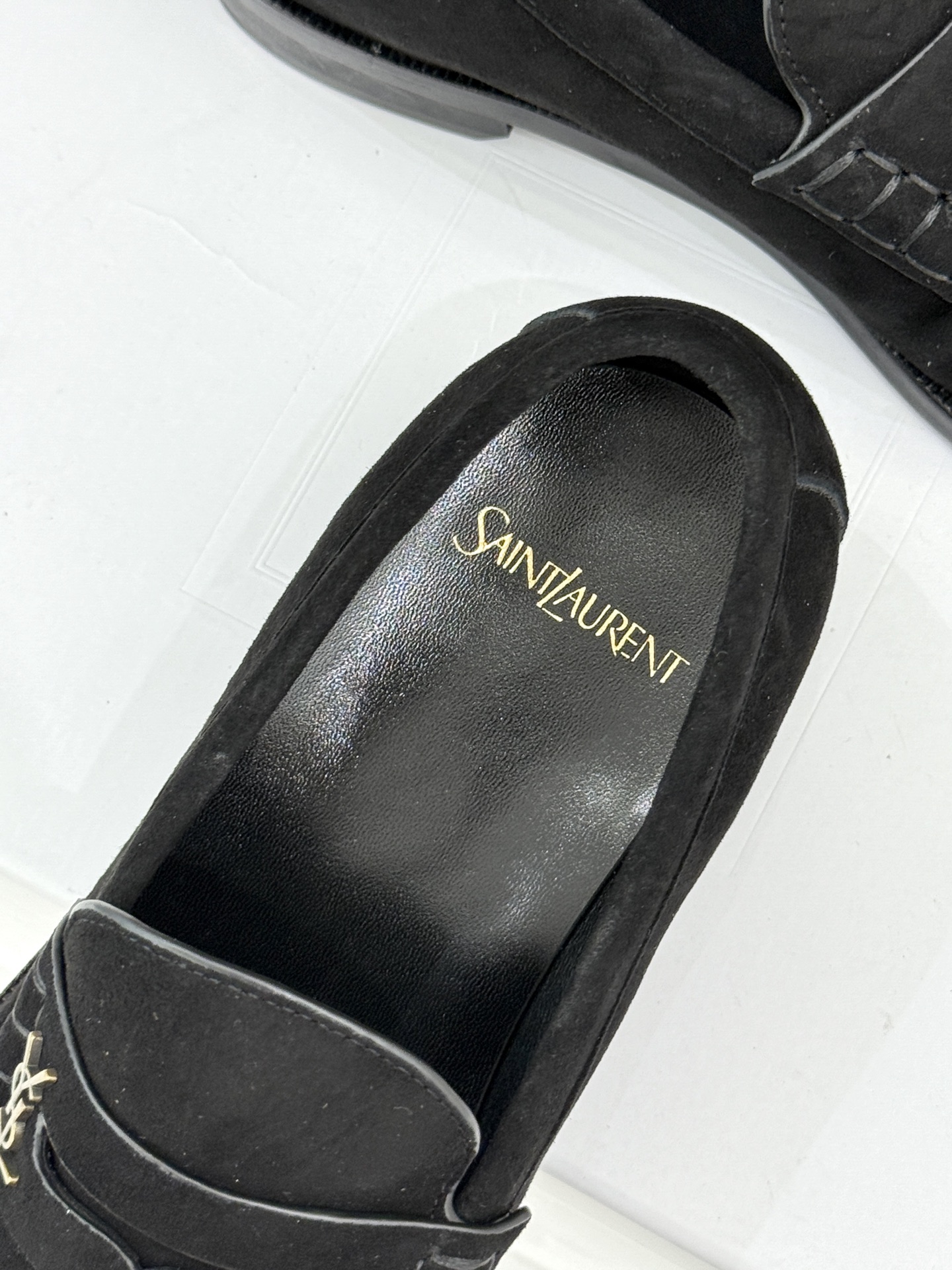  （备注：飞机盒加10）
Saint Lauren*YSL圣罗兰25WF新品
YSL小logo乐福鞋
标