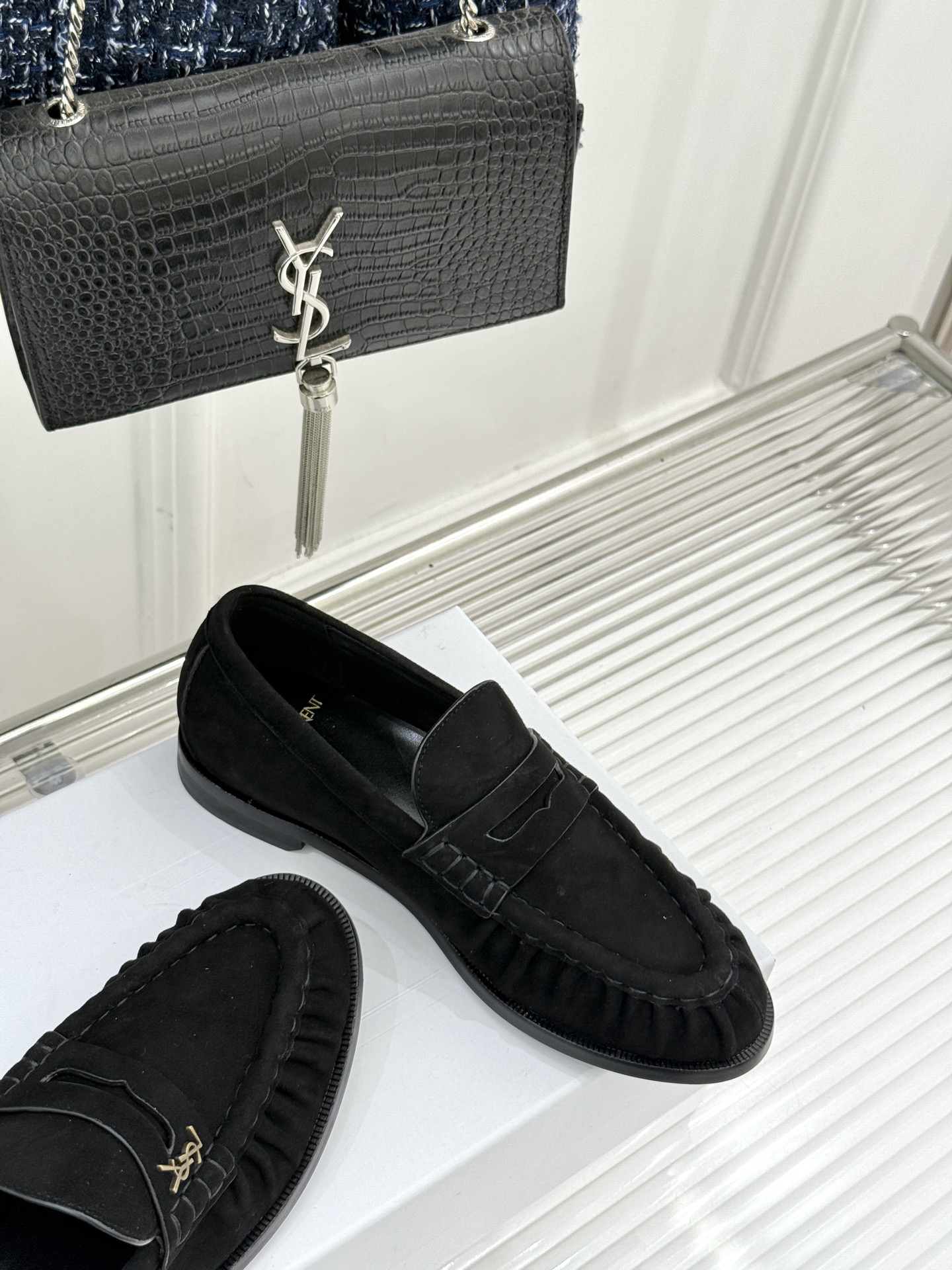  （备注：飞机盒加10）
Saint Lauren*YSL圣罗兰25WF新品
YSL小logo乐福鞋
标