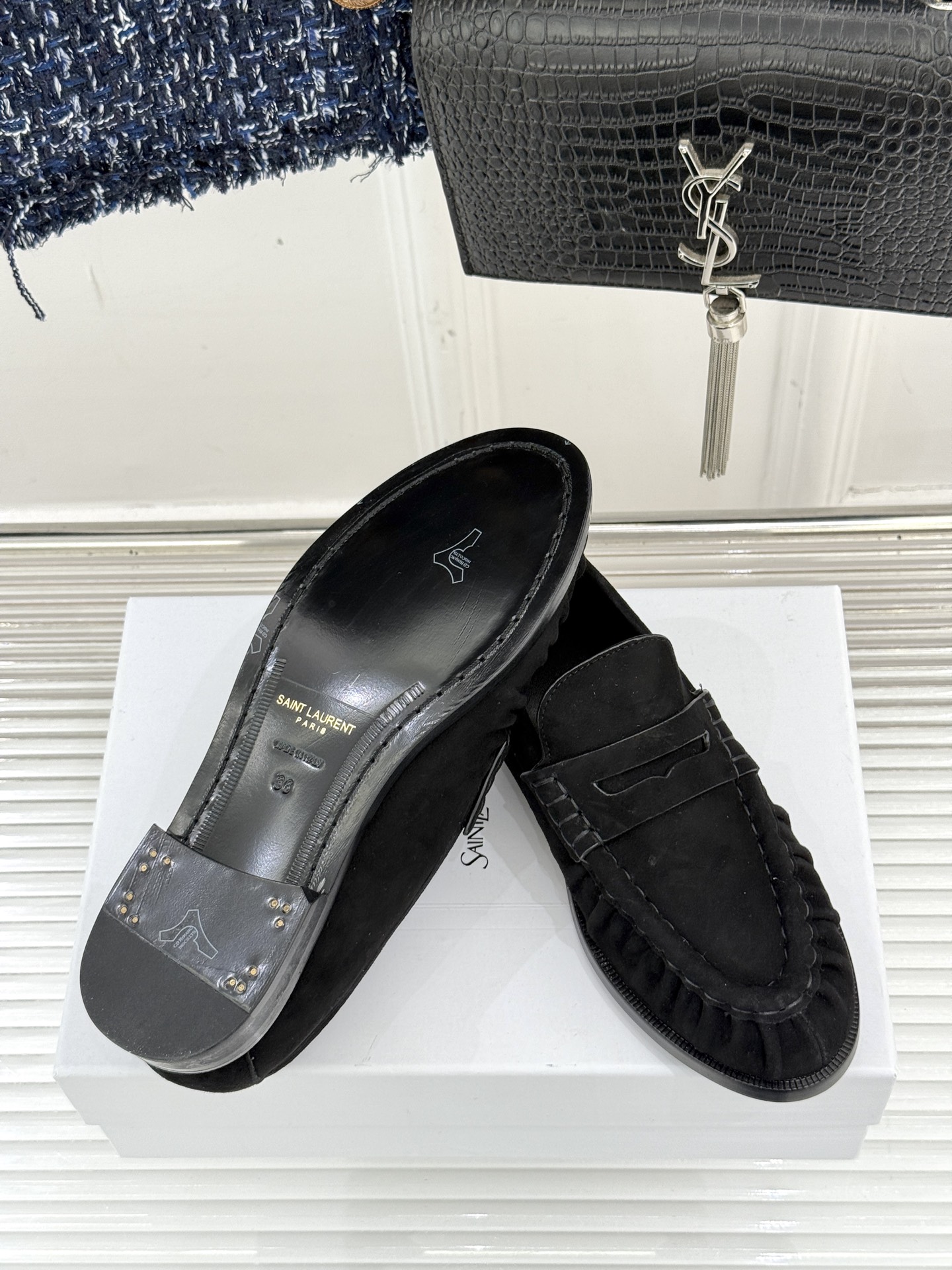  （备注：飞机盒加10）
Saint Lauren*YSL圣罗兰25WF新品
YSL小logo乐福鞋
标