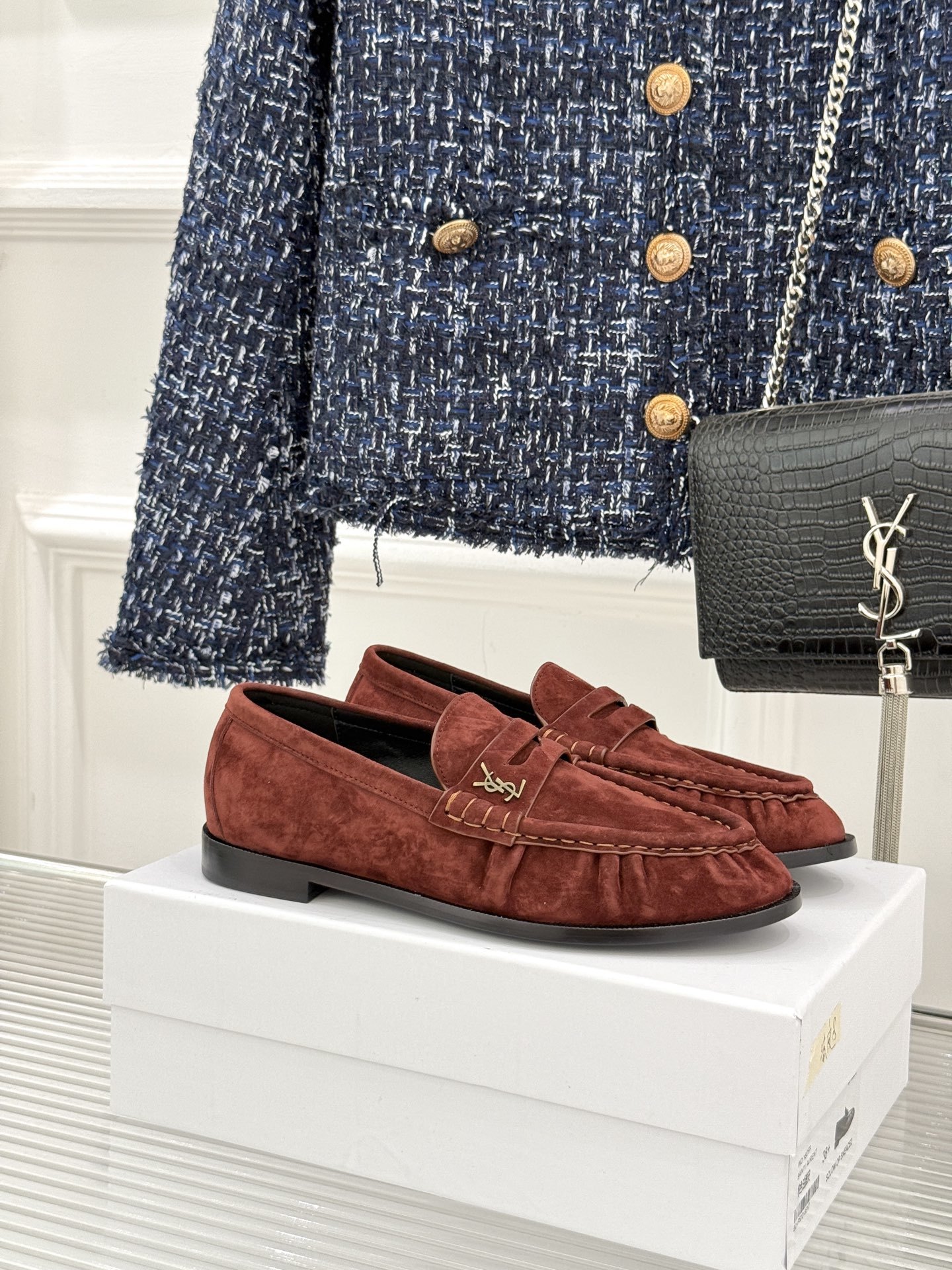 (备注:飞机盒加10)
Saint Lauren*YSL圣罗兰25WF新品
YSL小logo乐福鞋
标