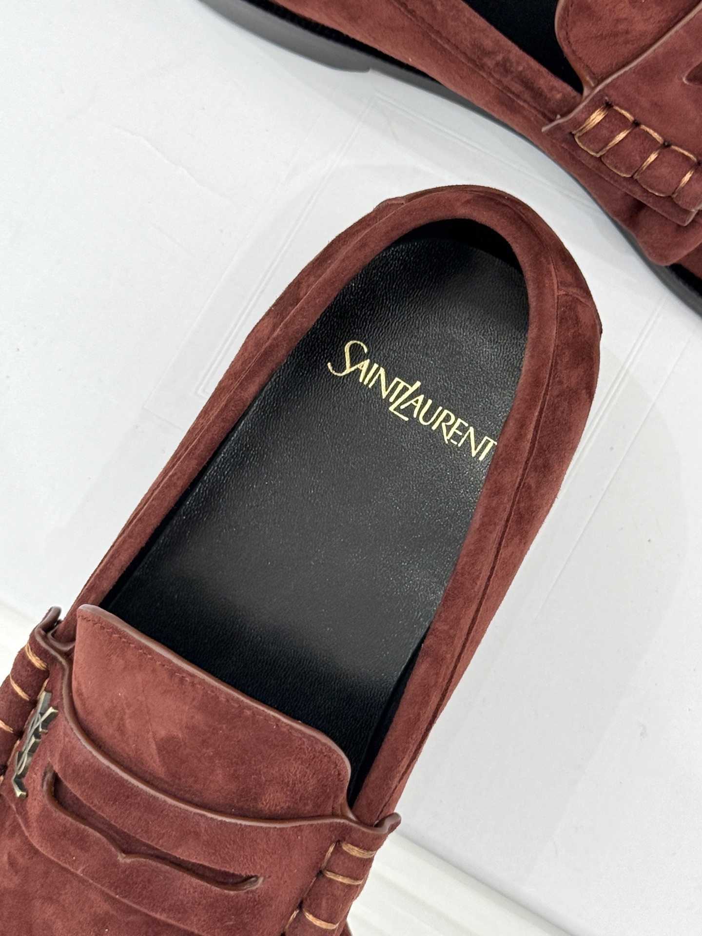 (备注:飞机盒加10)
Saint Lauren*YSL圣罗兰25WF新品
YSL小logo乐福鞋
标