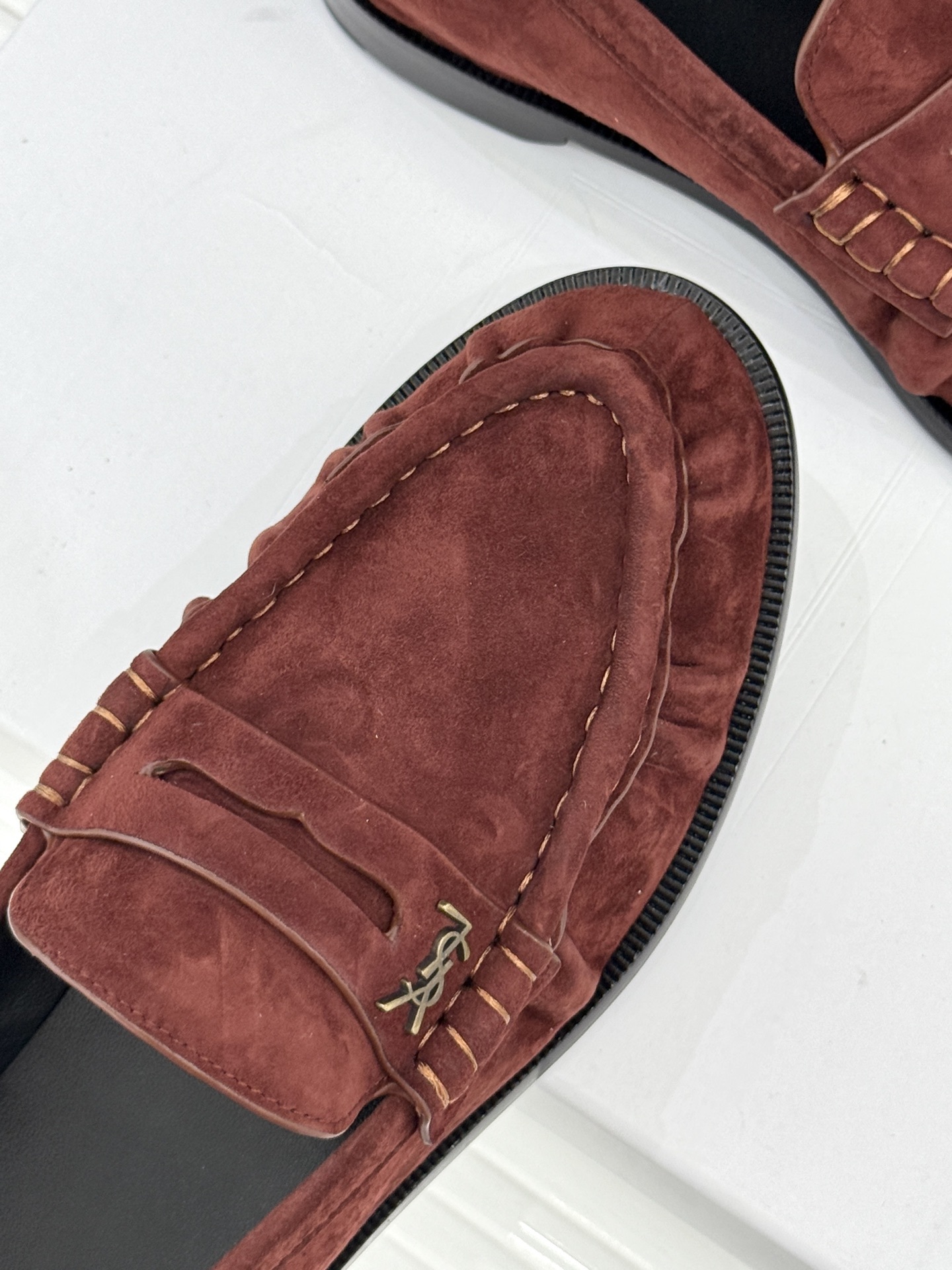 (备注:飞机盒加10)
Saint Lauren*YSL圣罗兰25WF新品
YSL小logo乐福鞋
标