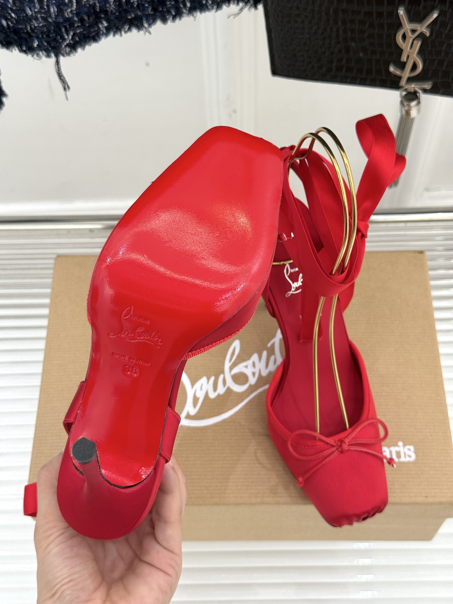 ChristinLouboutin/CL25WF新品猪鼻子蝴蝶结高跟凉鞋在时尚的舞台上CL始终是璀璨的明