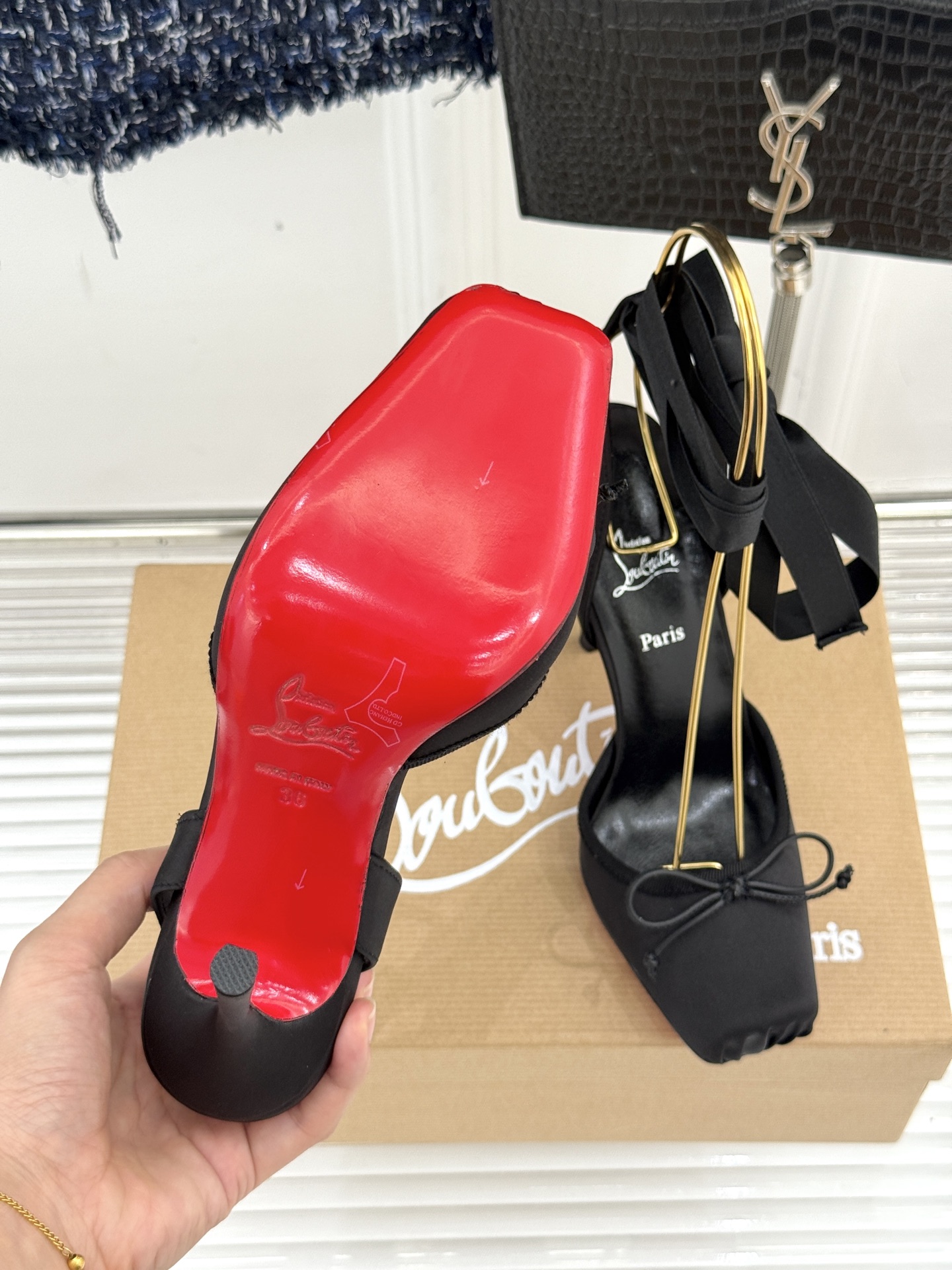 ChristinLouboutin/CL25WF新品猪鼻子蝴蝶结高跟凉鞋在时尚的舞台上CL始终是璀璨的明