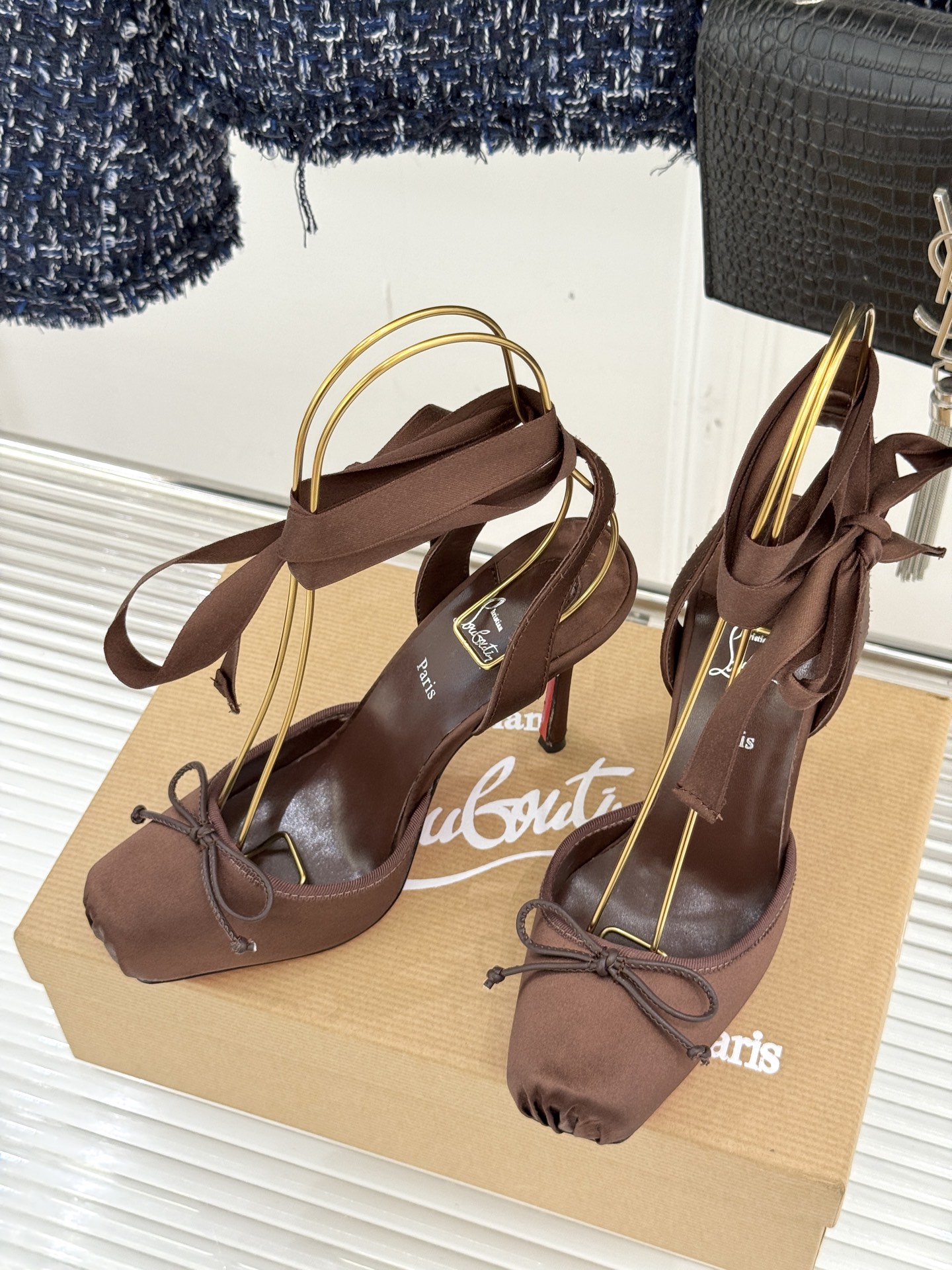 ChristinLouboutin/CL25WF新品猪鼻子蝴蝶结高跟凉鞋在时尚的舞台上CL始终是璀璨的明