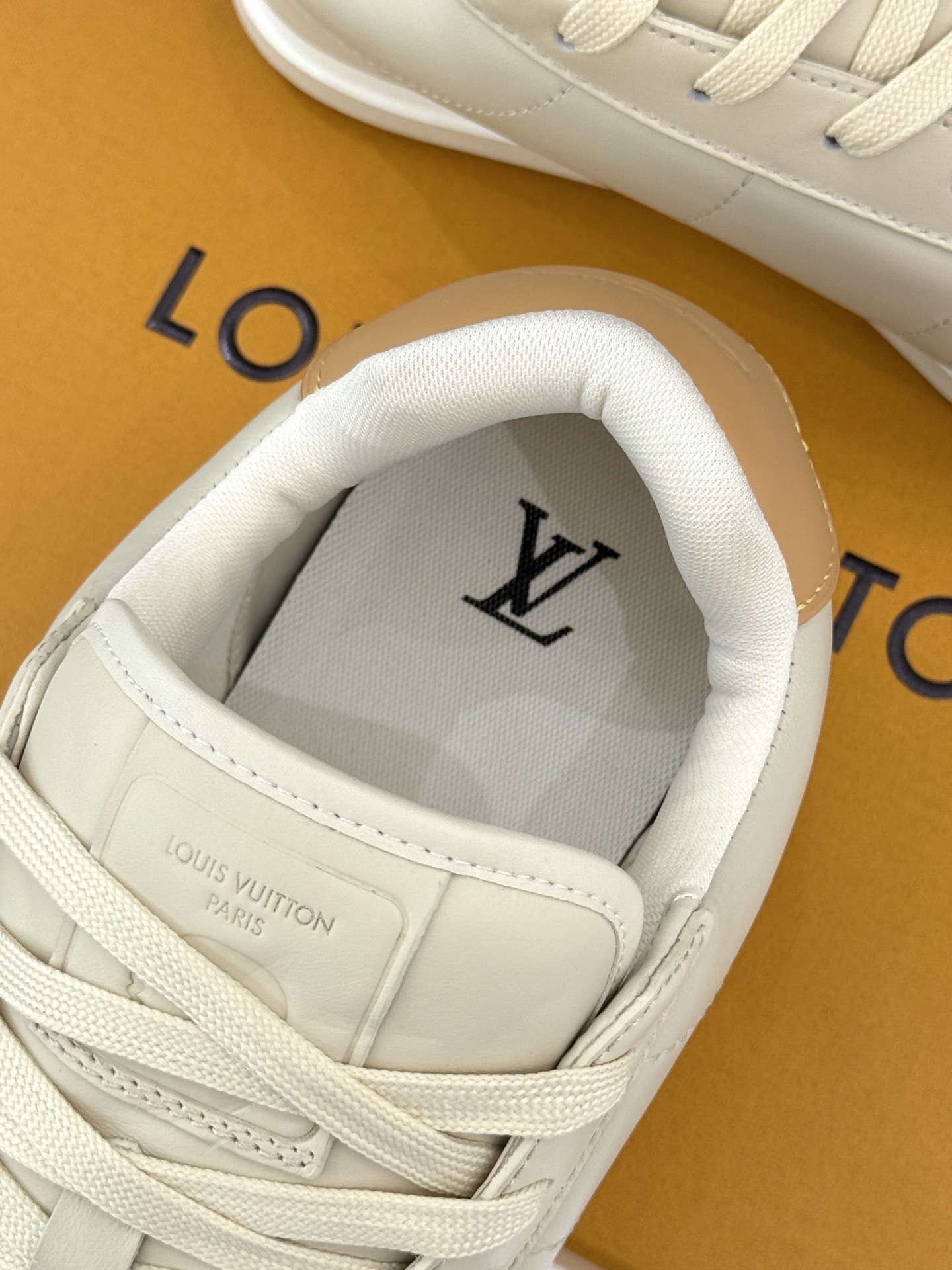 3D➕20LV Buttersoft 25WF情侣款休闲面包鞋运动鞋这双面包鞋直接承包你们一整年的甜蜜出