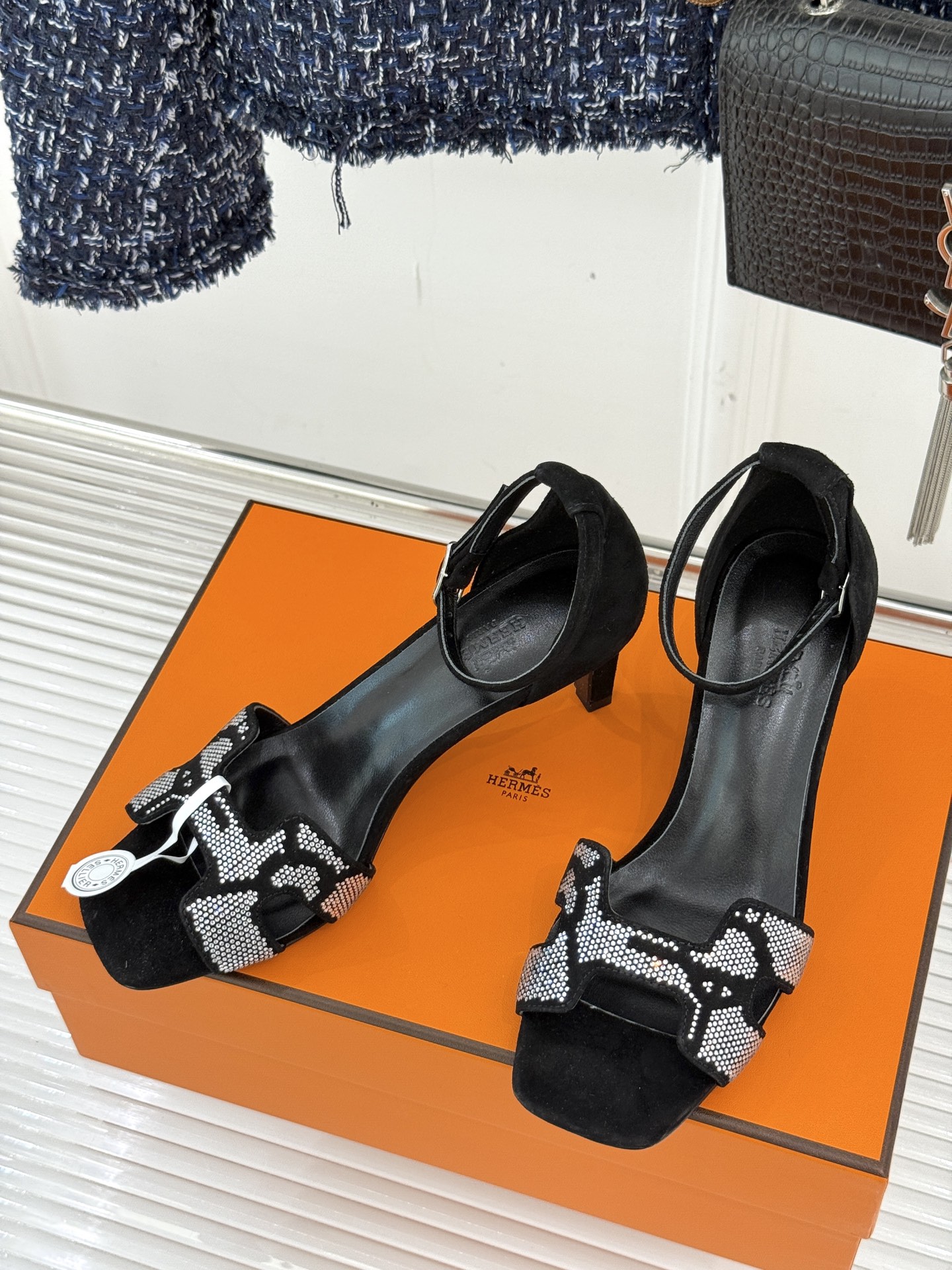 （配原版飞机盒）Hermès/爱马仕经典春夏H高跟凉鞋夏日凉鞋矩阵已就位✨ 经典H型搭扣+闪耀钻饰细高跟