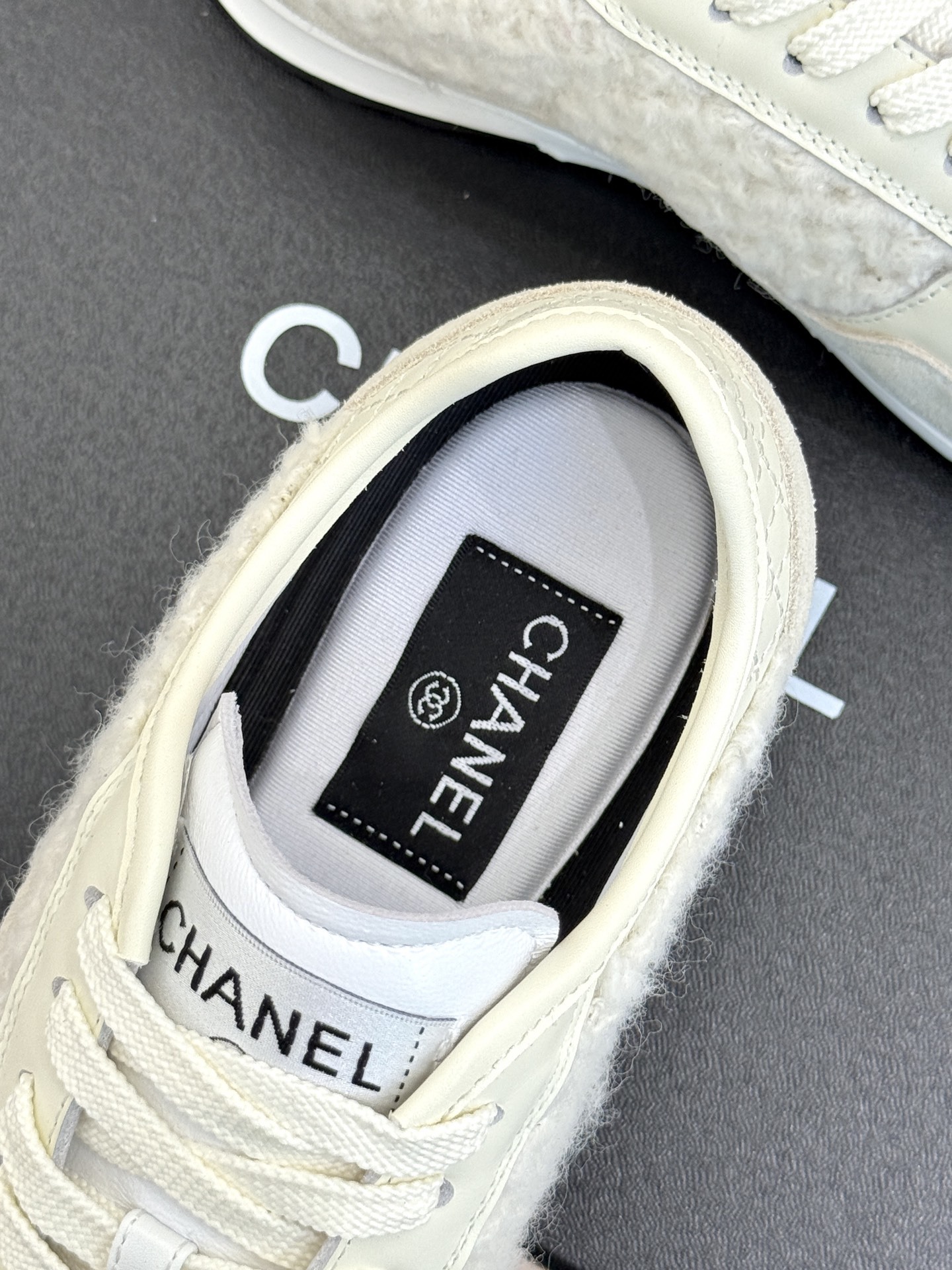 CHANE*|小香25。早春新品休闲运动鞋板鞋德训鞋流水的时尚铁打的小白鞋hhh简单耐看 很有质感颜值超