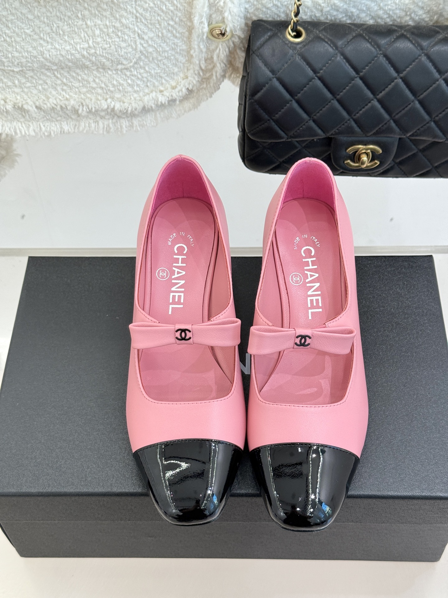 Chanel 25P Mary Jane Shoes with Bow, Elegant Pink Leather Block Heel Pumps 5 i1757003847298 9250 0 3