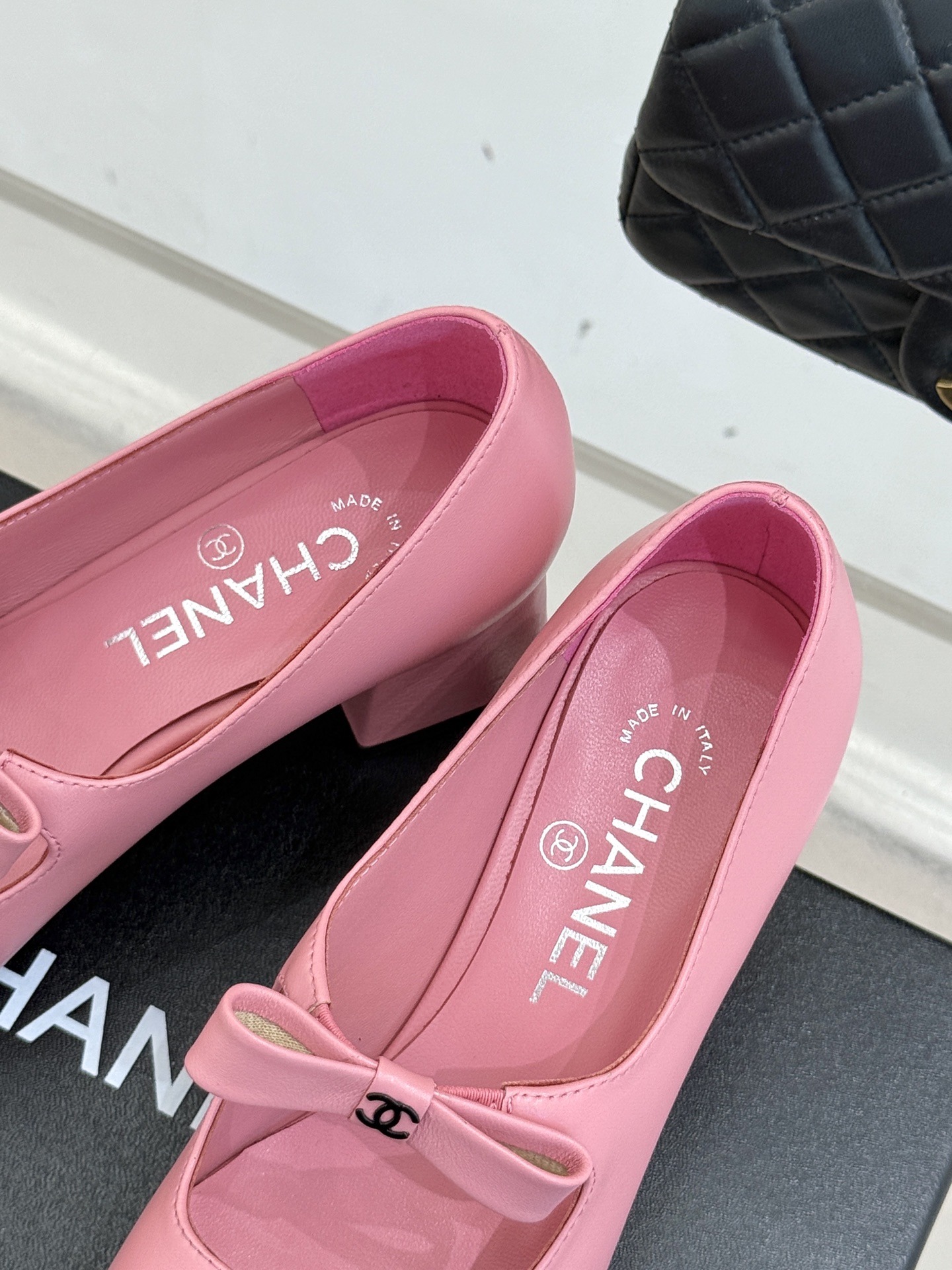 Chanel 25P Mary Jane Shoes with Bow, Elegant Pink Leather Block Heel Pumps 9 i1757003848670 3540 0 7