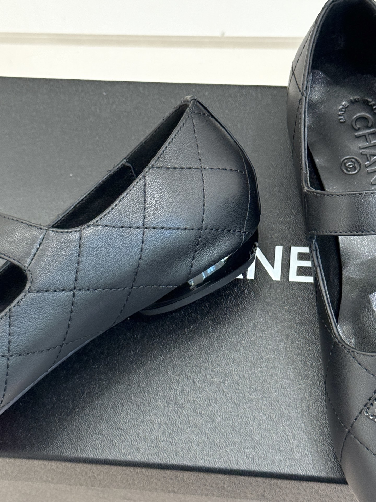 CHANE*|小香经典大双C中古T字带芭蕾舞玛丽珍鞋这双丽珍鞋 简直是时尚长河里的璀璨明珠它的设计极具辨