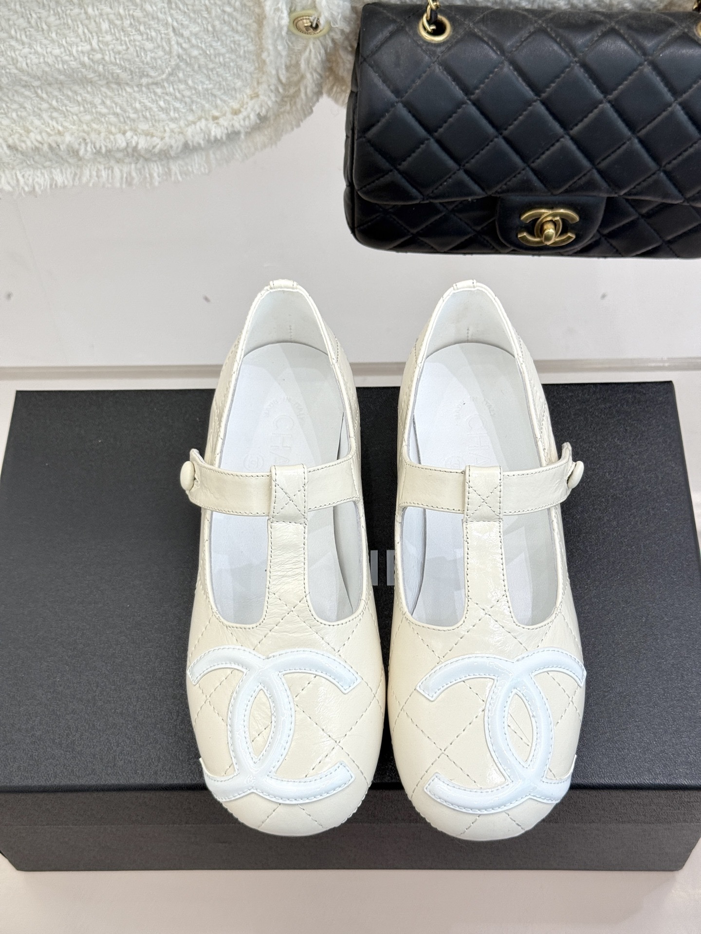 CHANE*|小香经典大双C中古T字带芭蕾舞玛丽珍鞋这双丽珍鞋 简直是时尚长河里的璀璨明珠它的设计极具辨