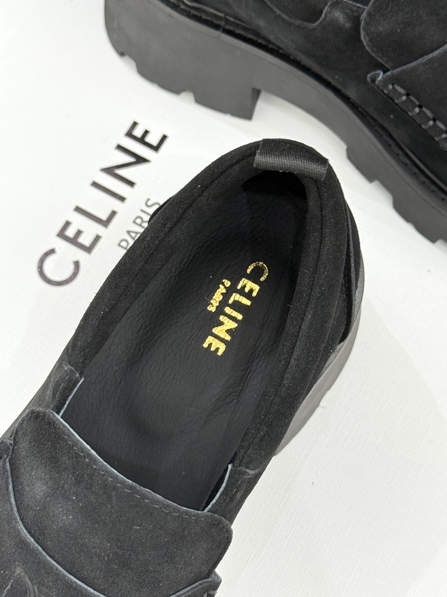 Celine/塞琳25WF凯旋门复古厚底乐福鞋一眼沦陷的复古格调！经典凯旋门标识烙满质感厚底设计暗藏增高
