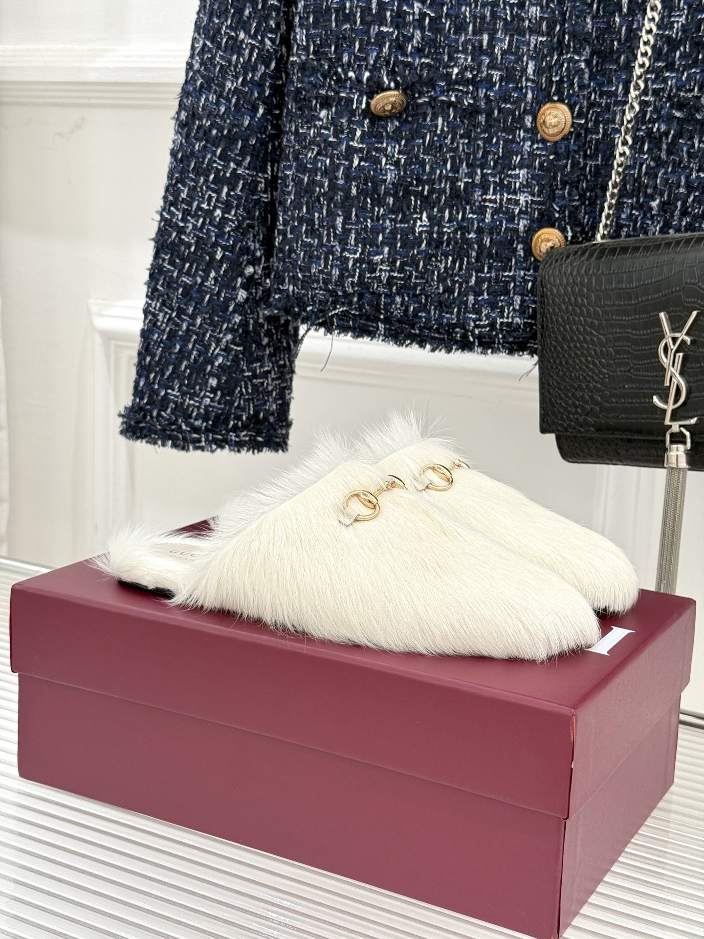 Gucci/古驰25WF新品马衔扣穆勒拖毛毛拖这双毛毛拖是慵懒与奢华的完美碰撞穿上瞬间松弛感与高级感并存