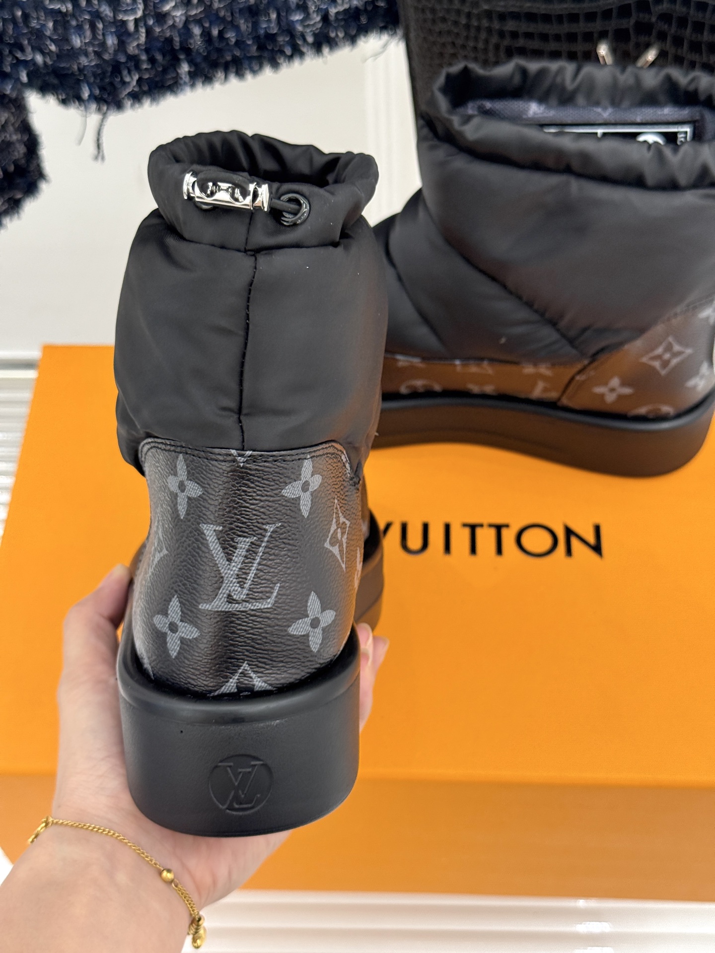 L*V驴牌25WF秋季新品老花羽绒靴雪地靴踏入银装素裹的世界 怎能少了lv羽绒靴？它不只是雪地靴 更是时