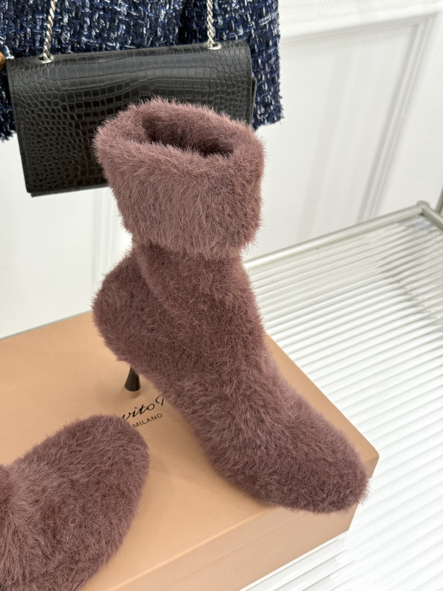 Gianvito Rossi 25WF秋冬新品针织高跟袜子靴当针织的温柔肌理邂逅高跟的利落锋芒,袜子靴便