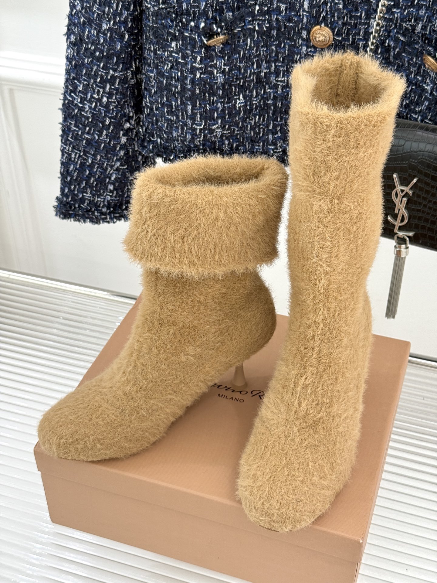 Gianvito Rossi 25WF秋冬新品针织高跟袜子靴当针织的温柔肌理邂逅高跟的利落锋芒,袜子靴便