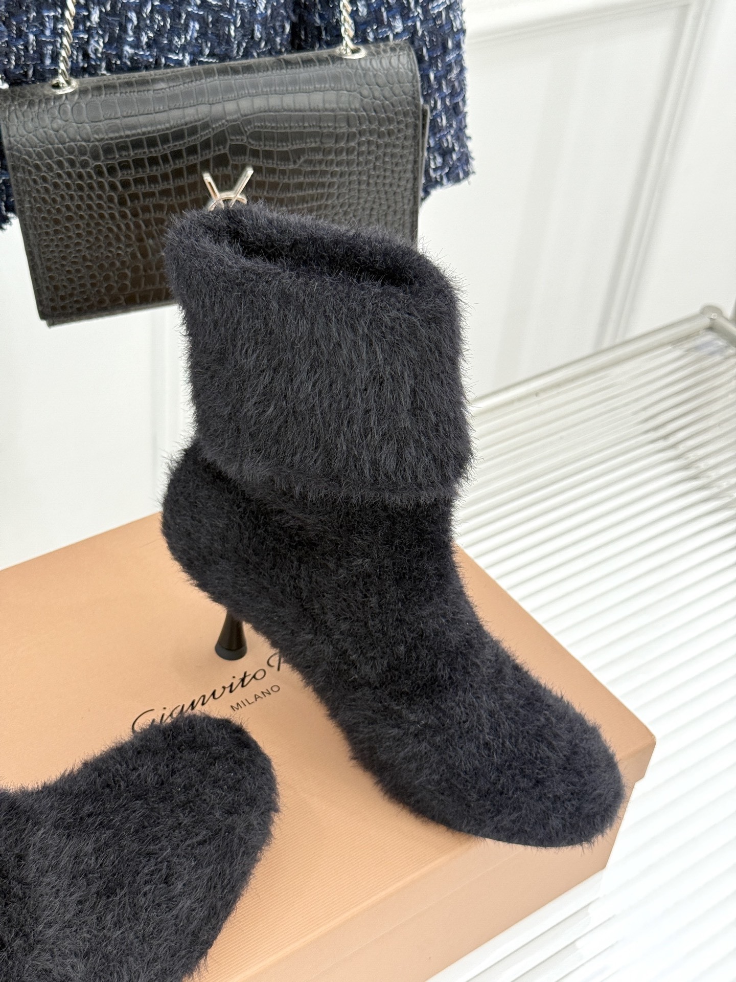 Gianvito Rossi 25WF秋冬新品针织高跟袜子靴当针织的温柔肌理邂逅高跟的利落锋芒,袜子靴便