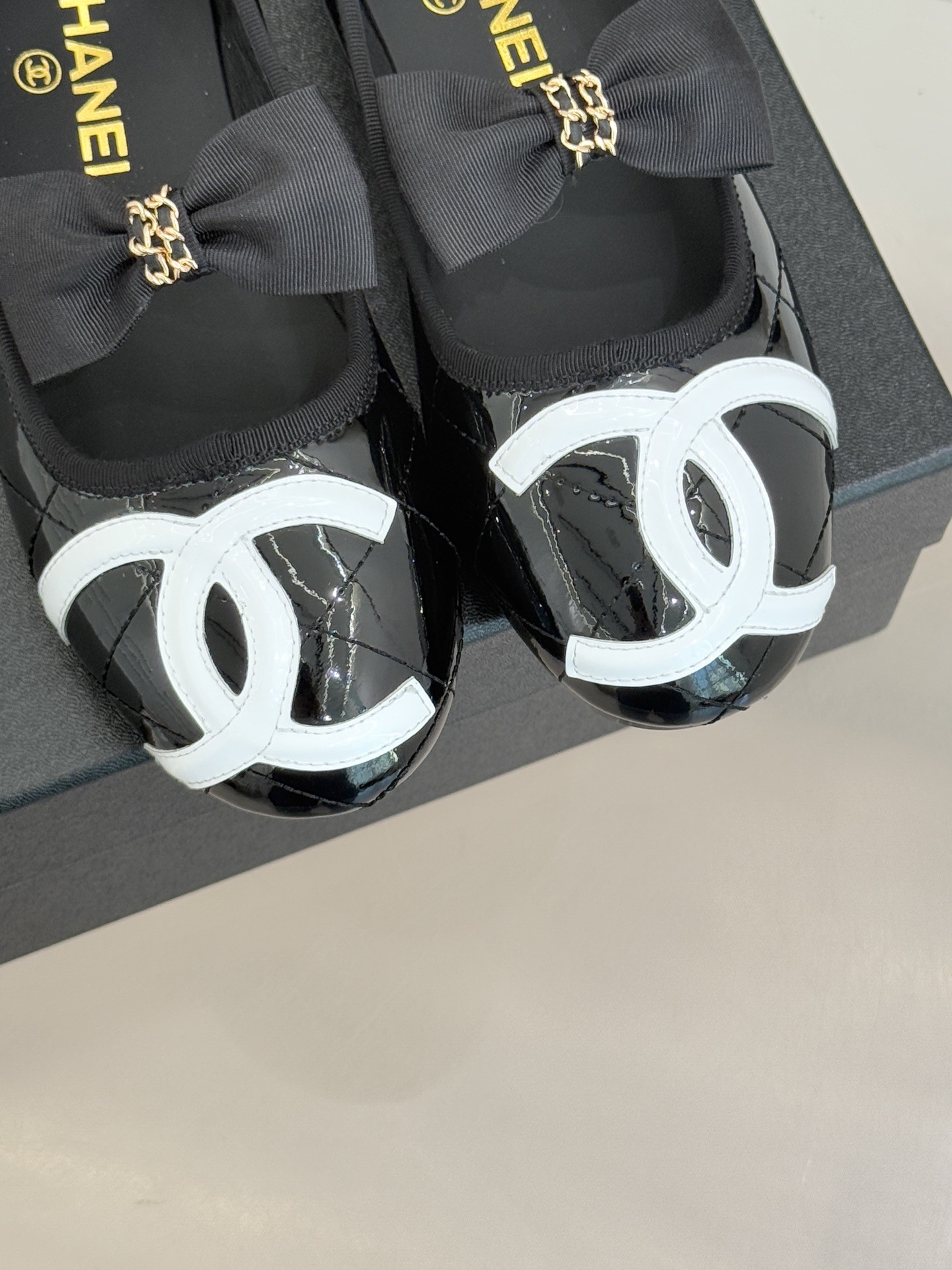 CHANE*｜小香25K新品链条蝴蝶结大双C平底玛丽珍鞋法式风情 真是美到心尖尖上啦！优雅又浪漫的仙女应