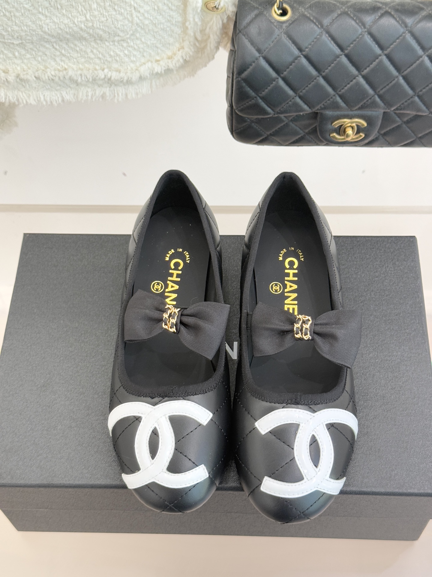 CHANE*｜小香25K新品链条蝴蝶结大双C平底玛丽珍鞋法式风情 真是美到心尖尖上啦！优雅又浪漫的仙女应