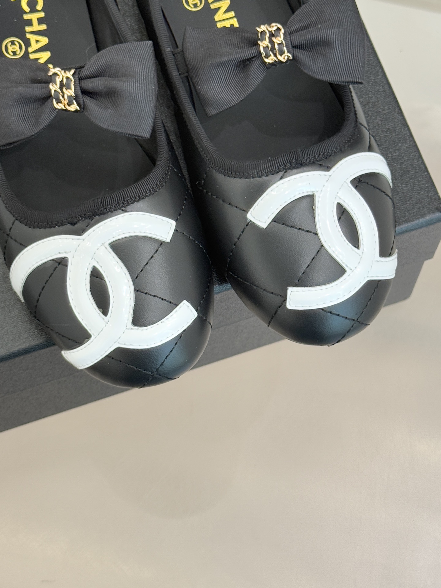 CHANE*｜小香25K新品链条蝴蝶结大双C平底玛丽珍鞋法式风情 真是美到心尖尖上啦！优雅又浪漫的仙女应