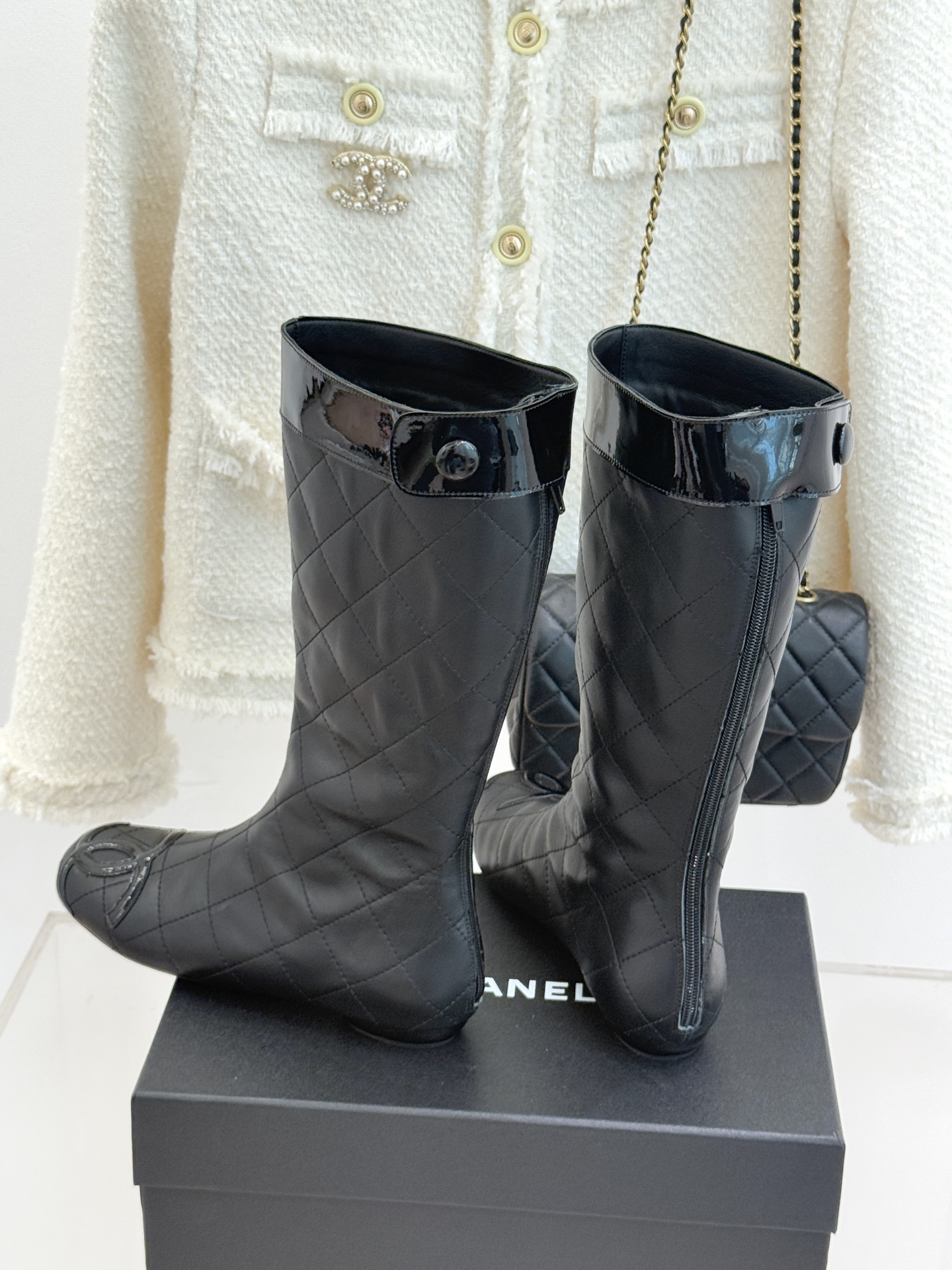 CHANE*｜小香经典大双C菱格中古中筒靴这双丽珍鞋 简直是时尚长河里的璀璨明珠它的设计极具辨识度 大双