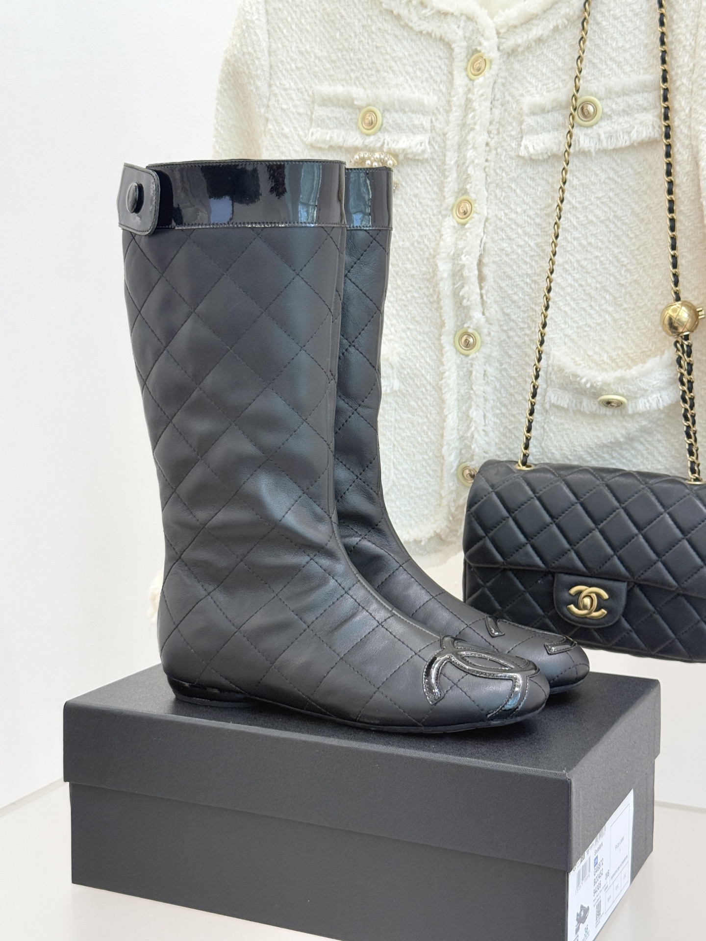 CHANE*｜小香经典大双C菱格中古中筒靴这双丽珍鞋 简直是时尚长河里的璀璨明珠它的设计极具辨识度 大双