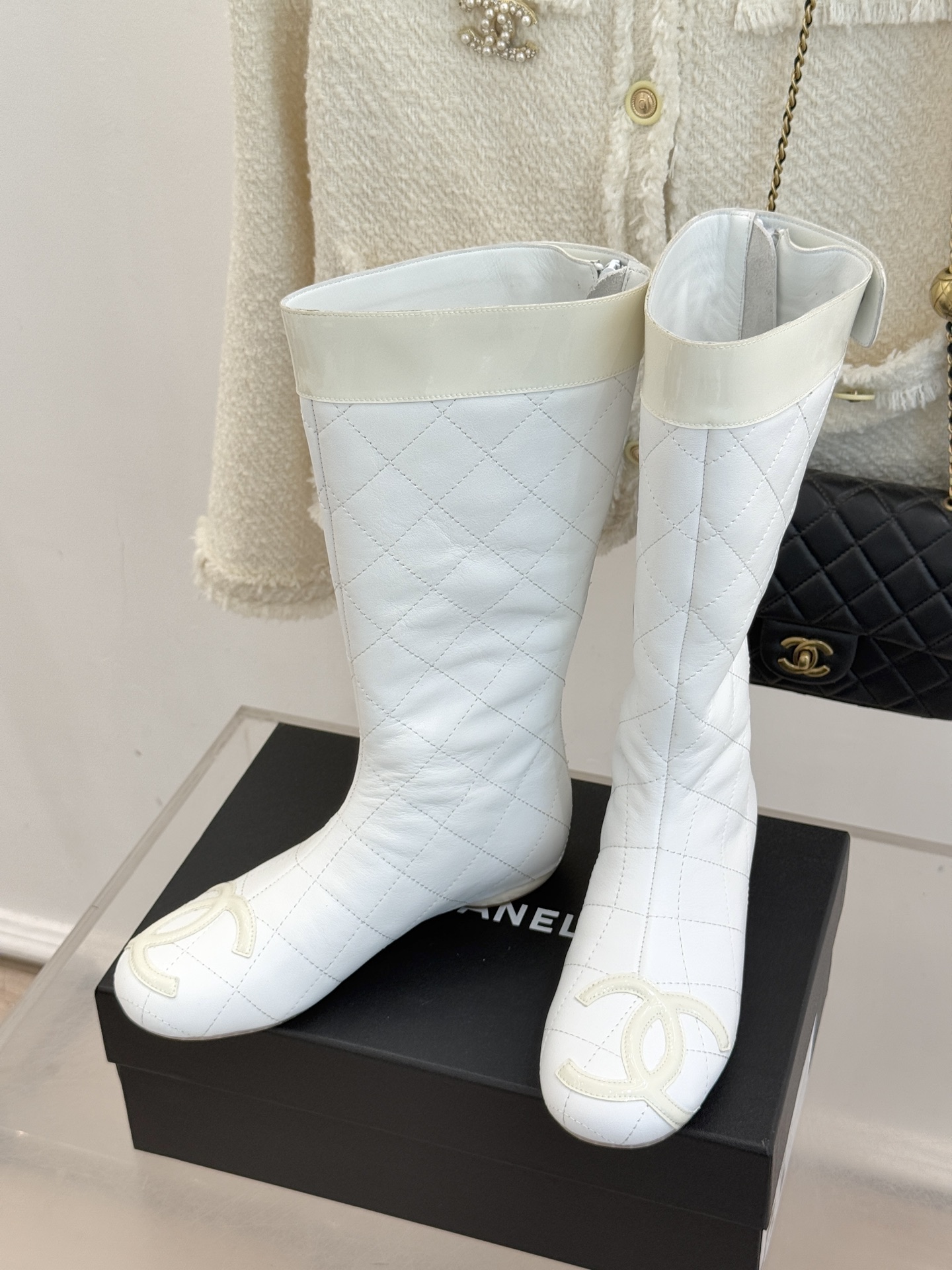 CHANE*｜小香经典大双C菱格中古中筒靴这双丽珍鞋 简直是时尚长河里的璀璨明珠它的设计极具辨识度 大双