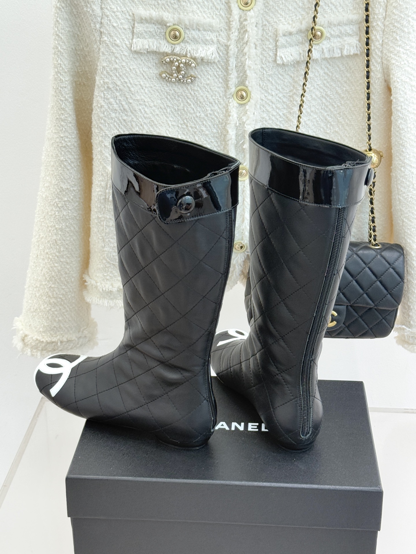 CHANE*｜小香经典大双C菱格中古中筒靴这双丽珍鞋 简直是时尚长河里的璀璨明珠它的设计极具辨识度 大双